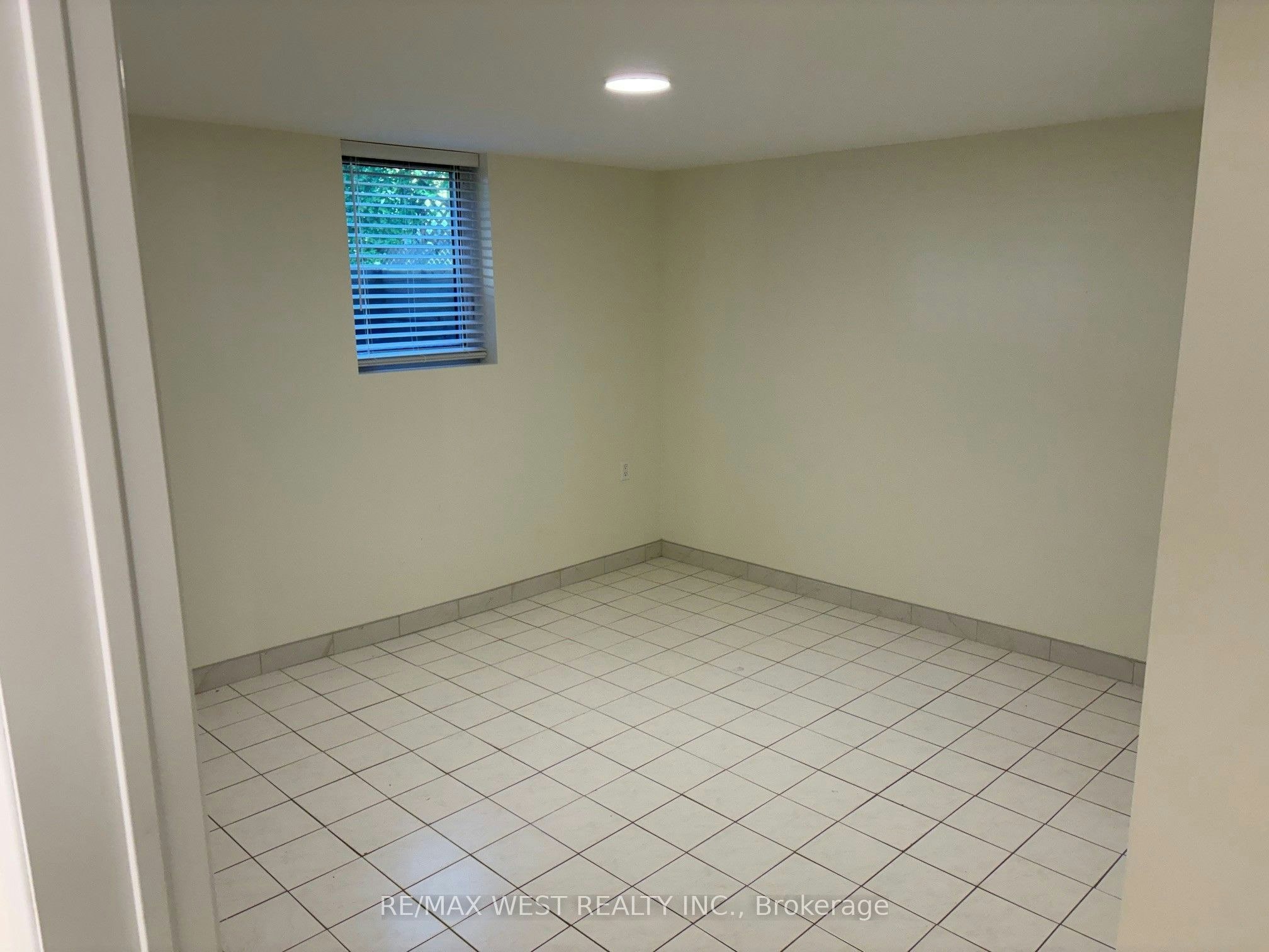 23 Sellmar Road, Toronto, ON, M9P 3E4 - 14