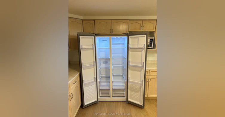 23 Sellmar Road, Toronto, ON, M9P 3E4 - 4
