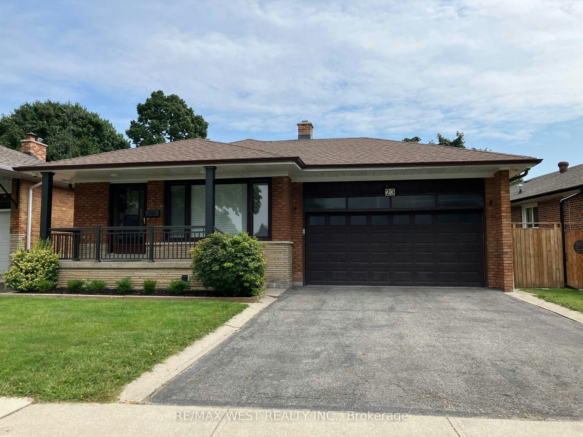 23 Sellmar Road, Toronto, ON, M9P 3E4