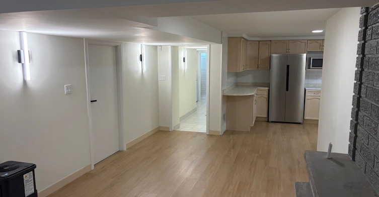 23 Sellmar Road, Toronto, ON, M9P 3E4 - 6