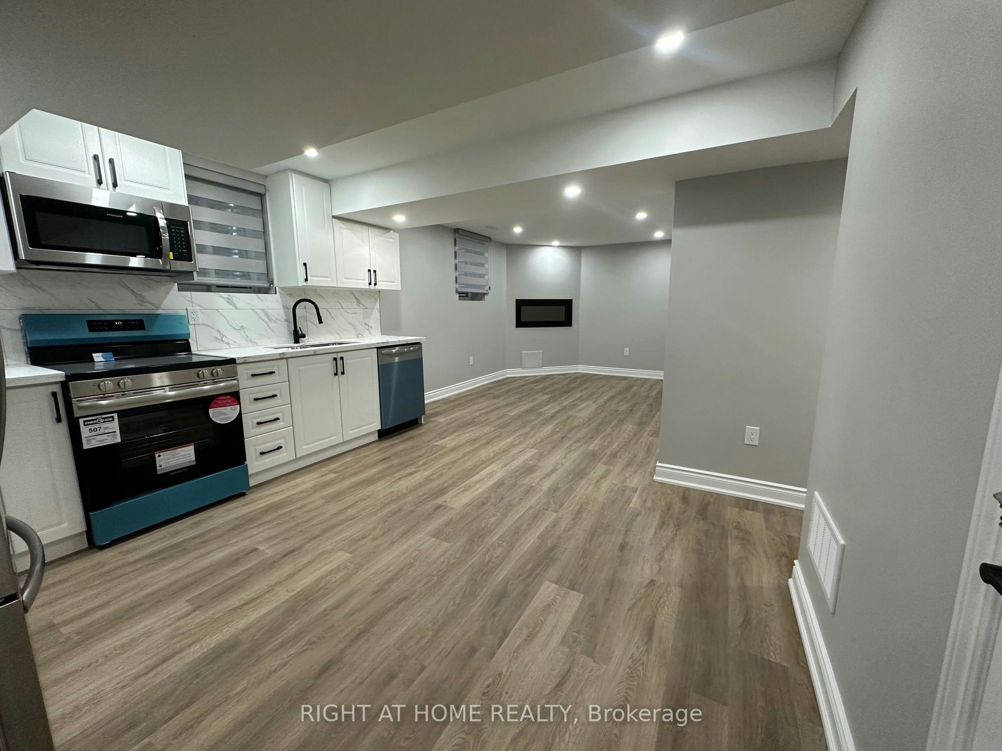 Lower-906 Farmstead Drive, Milton, ON, L9T 8J5