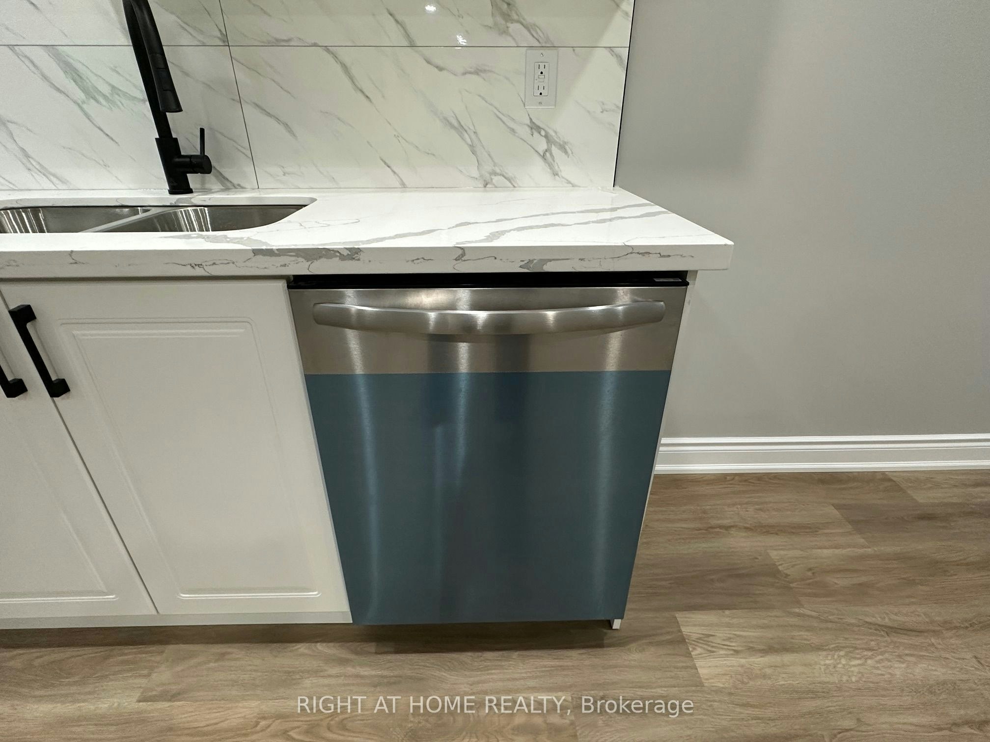 Lower-906 Farmstead Drive, Milton, ON, L9T 8J5 - 8