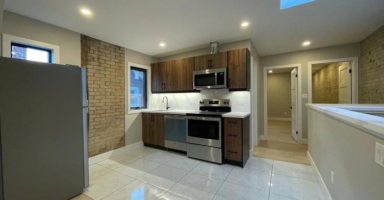 3-363 Parkside Drive, Toronto, ON, M6R 2Z5 - 3