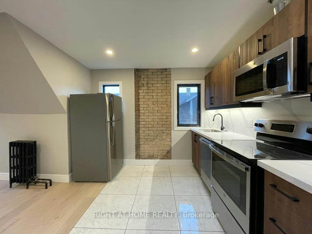 3-363 Parkside Drive, Toronto, ON, M6R 2Z5 - 4