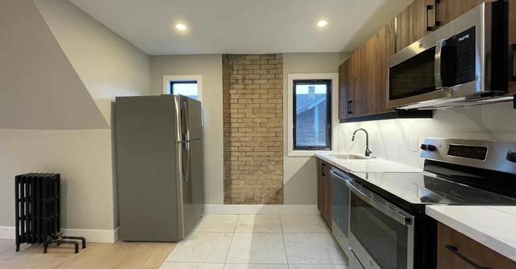 3-363 Parkside Drive, Toronto, ON, M6R 2Z5 - 4