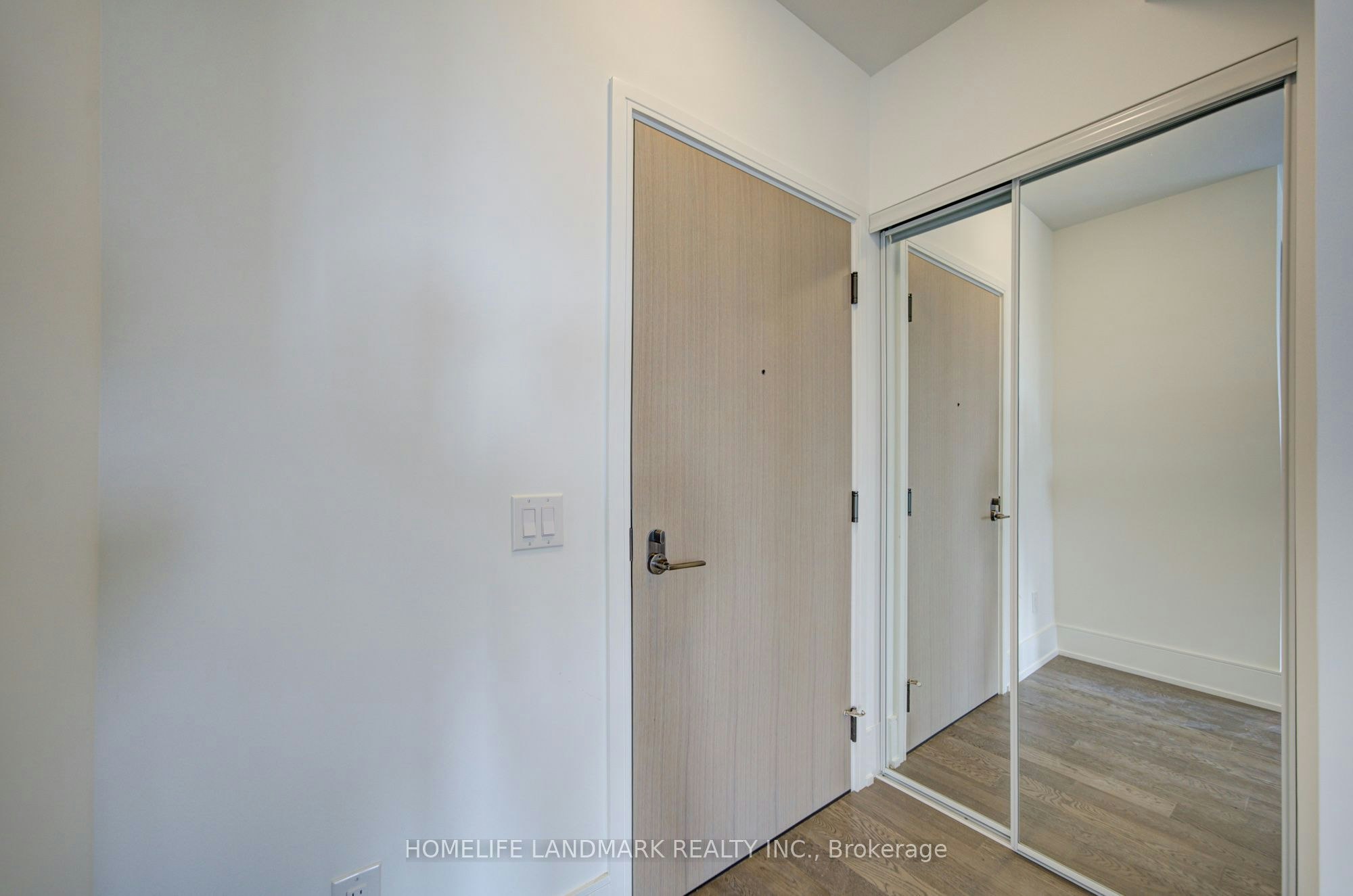 313-2450 Bloor Street W, Toronto, ON, M6S 0A9 - 7