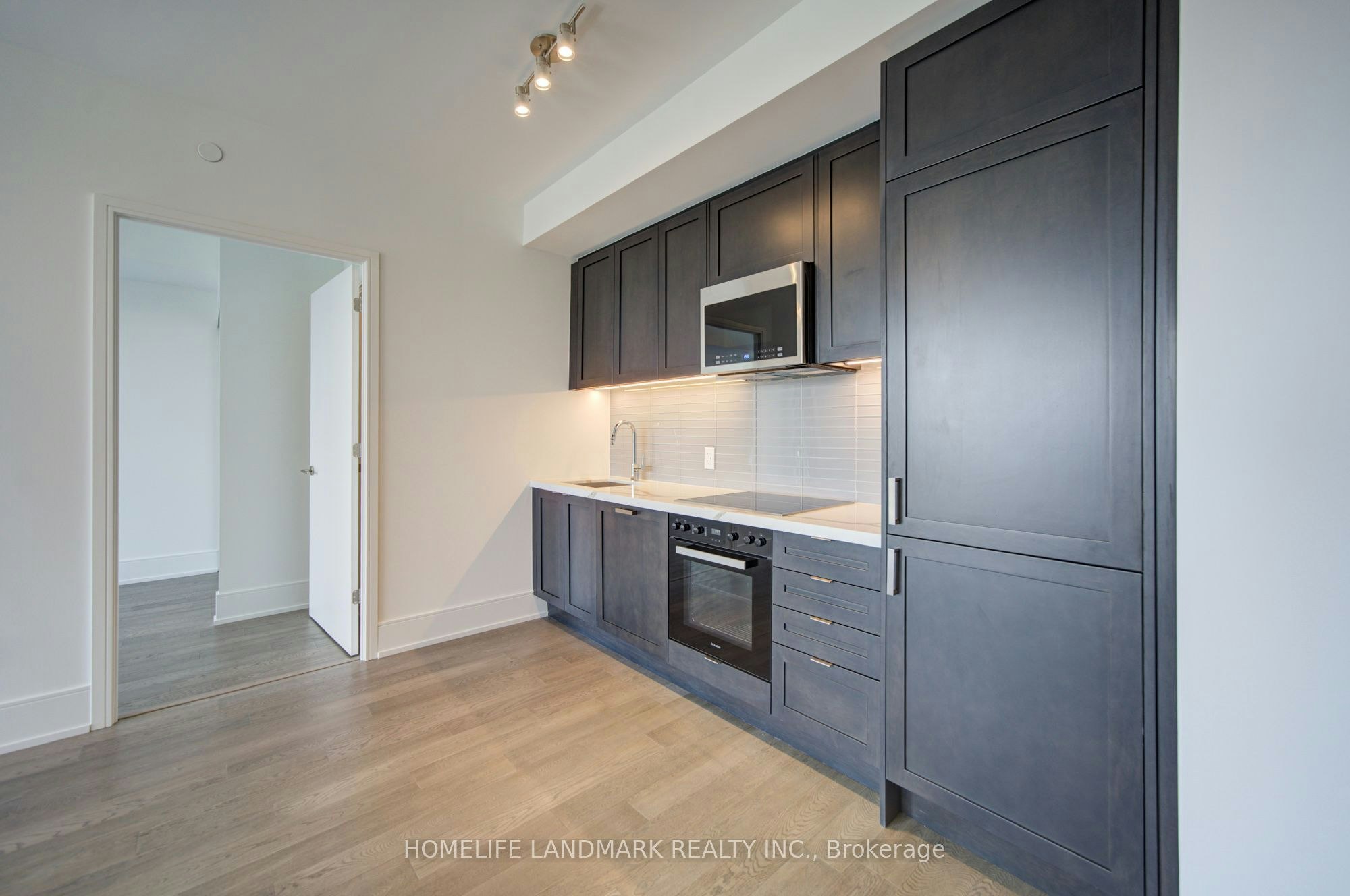 313-2450 Bloor Street W, Toronto, ON, M6S 0A9 - 17