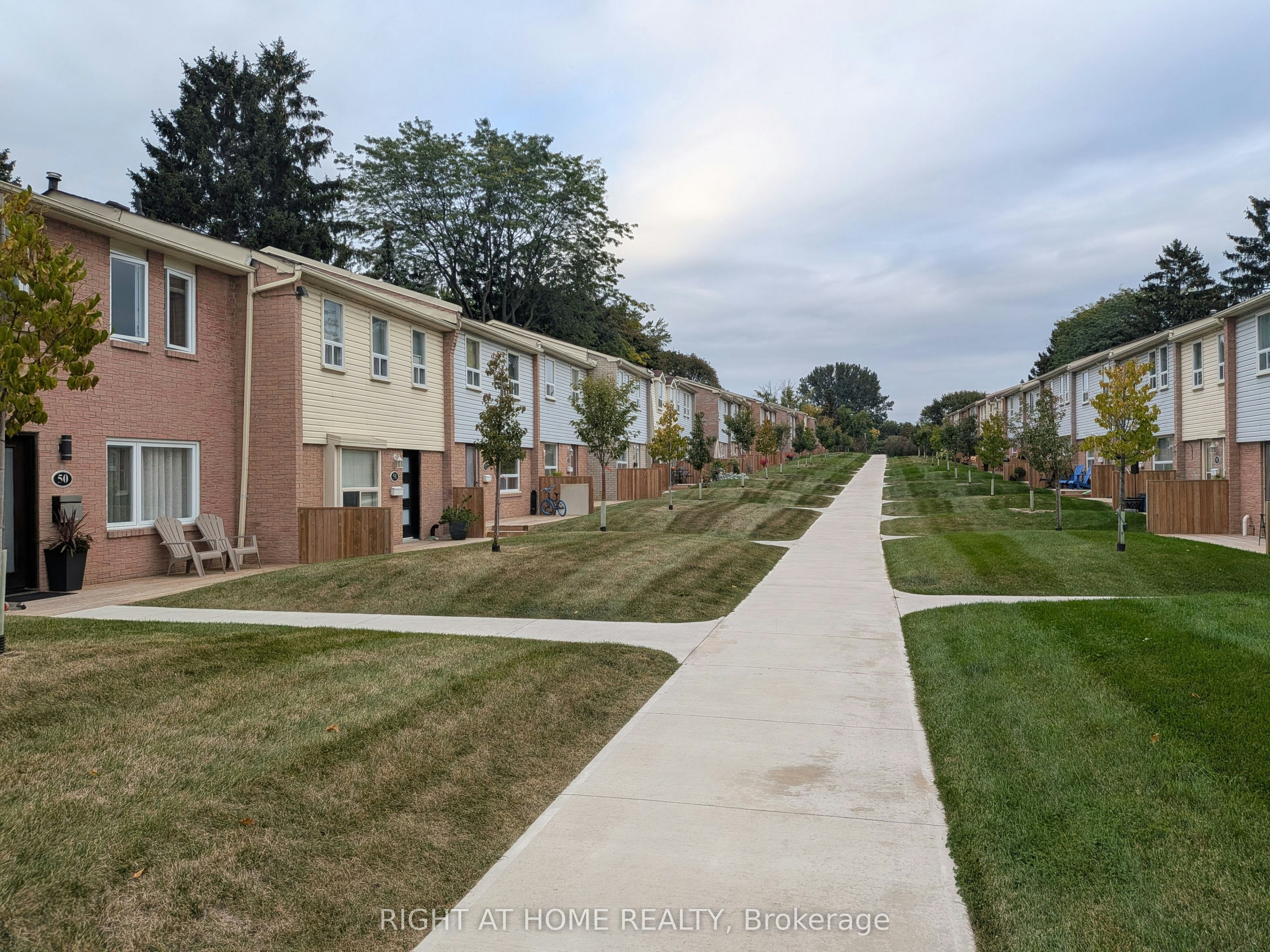 53-1055 Shawnmarr Road, Mississauga, ON, L5H 3V2