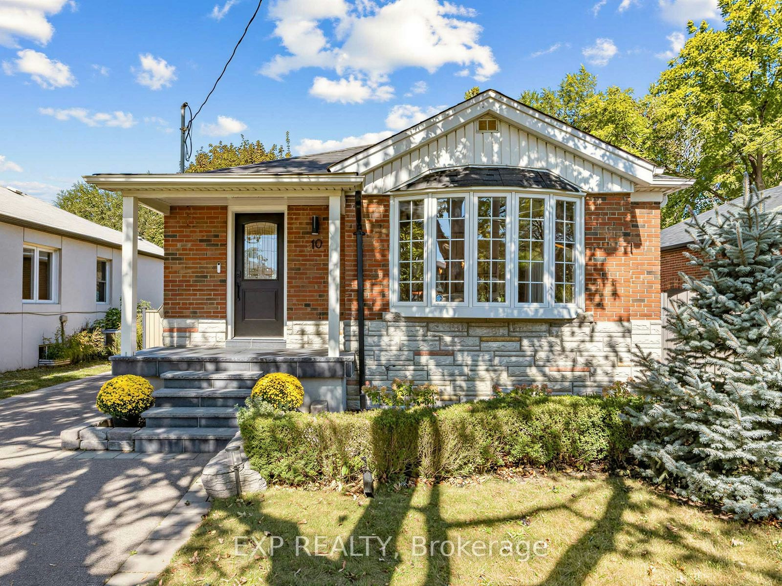 10 Yarn Road, Toronto, ON, M9B 1H5