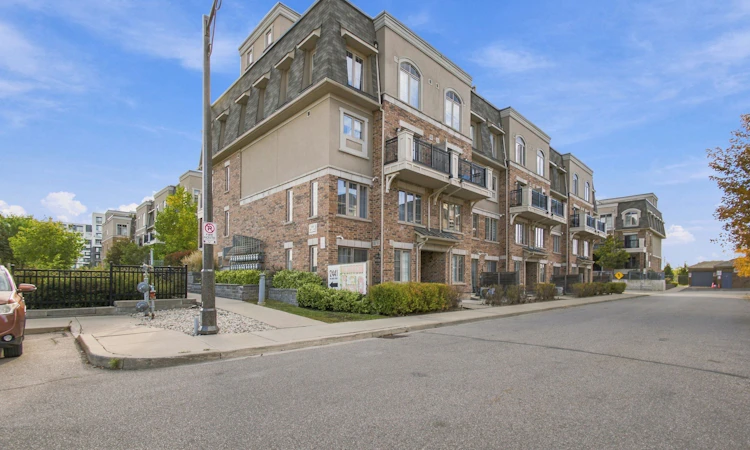 61-2441 Greenwich Drive