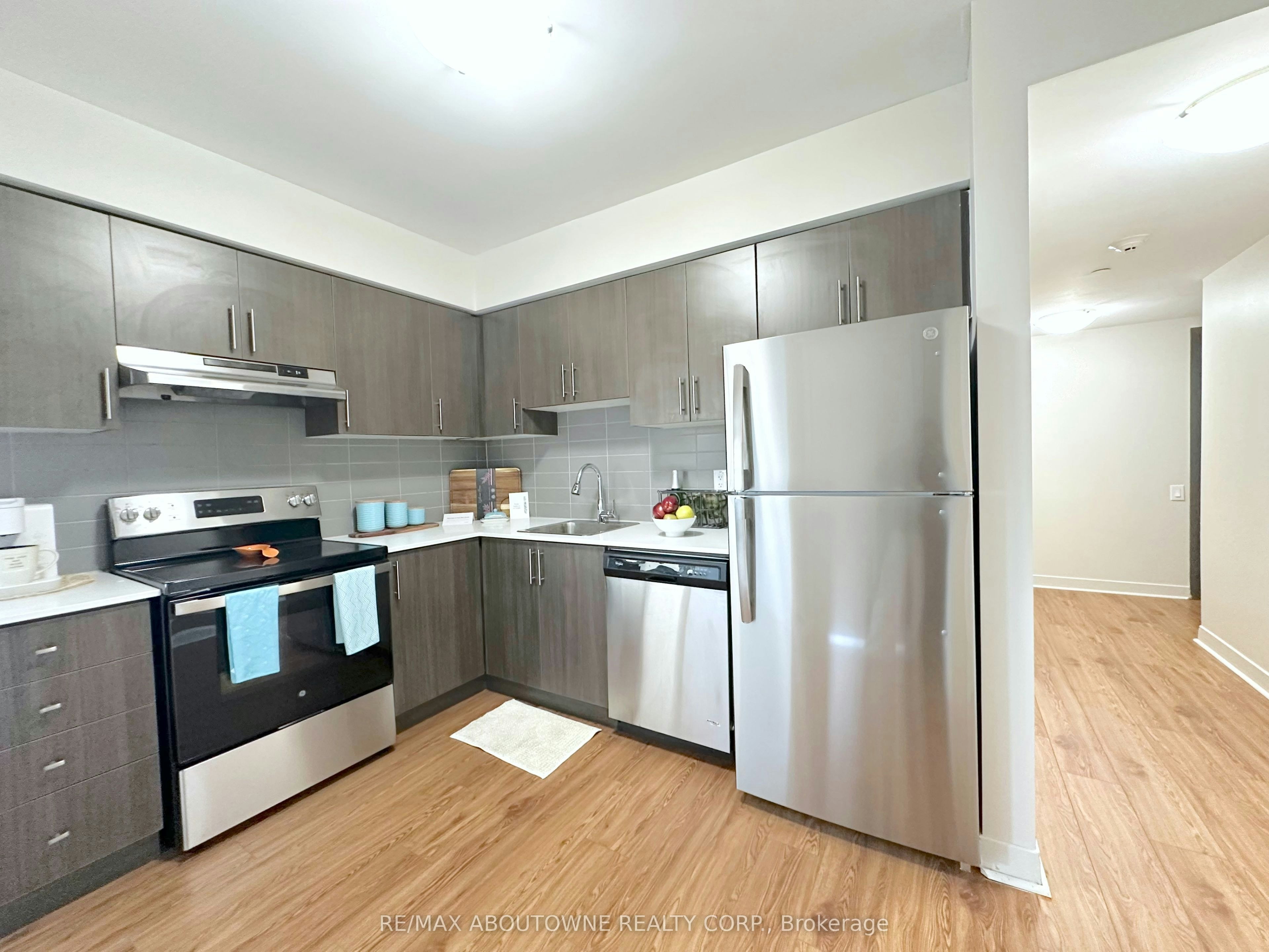 204-188 Clark Boulevard, Brampton, ON, L6T 0J2 - 4