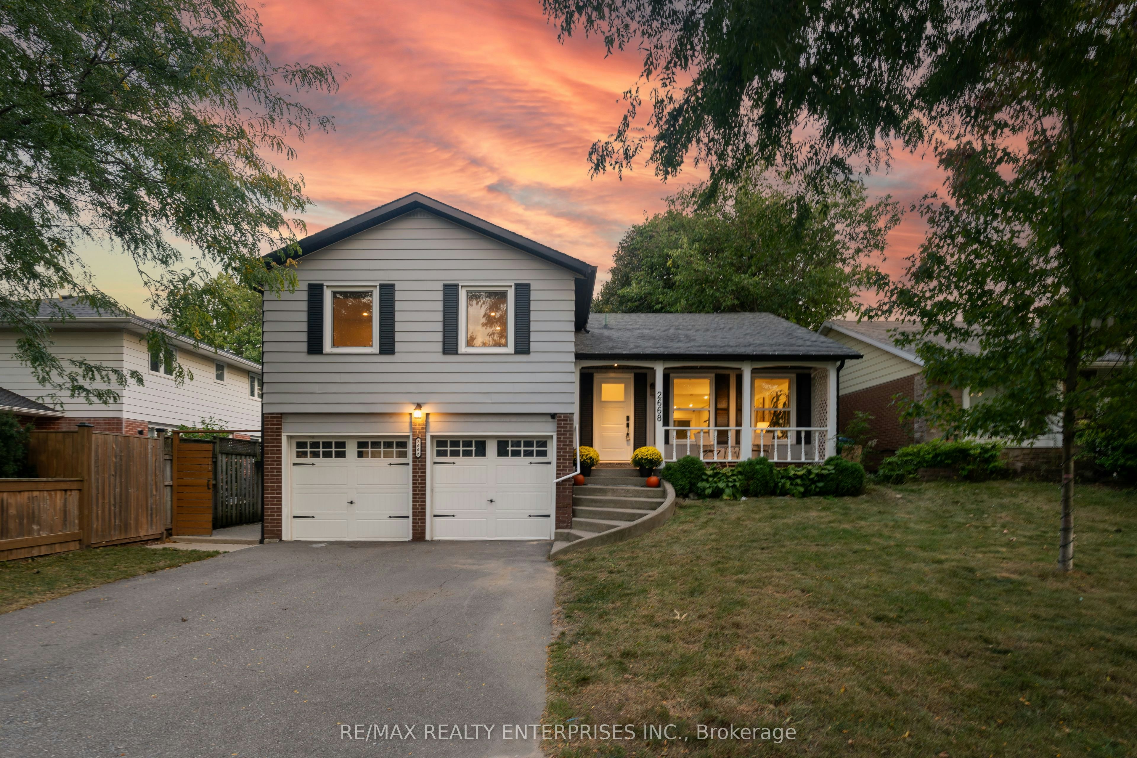 2668 Homelands Drive, Mississauga, ON, L5K 1H8