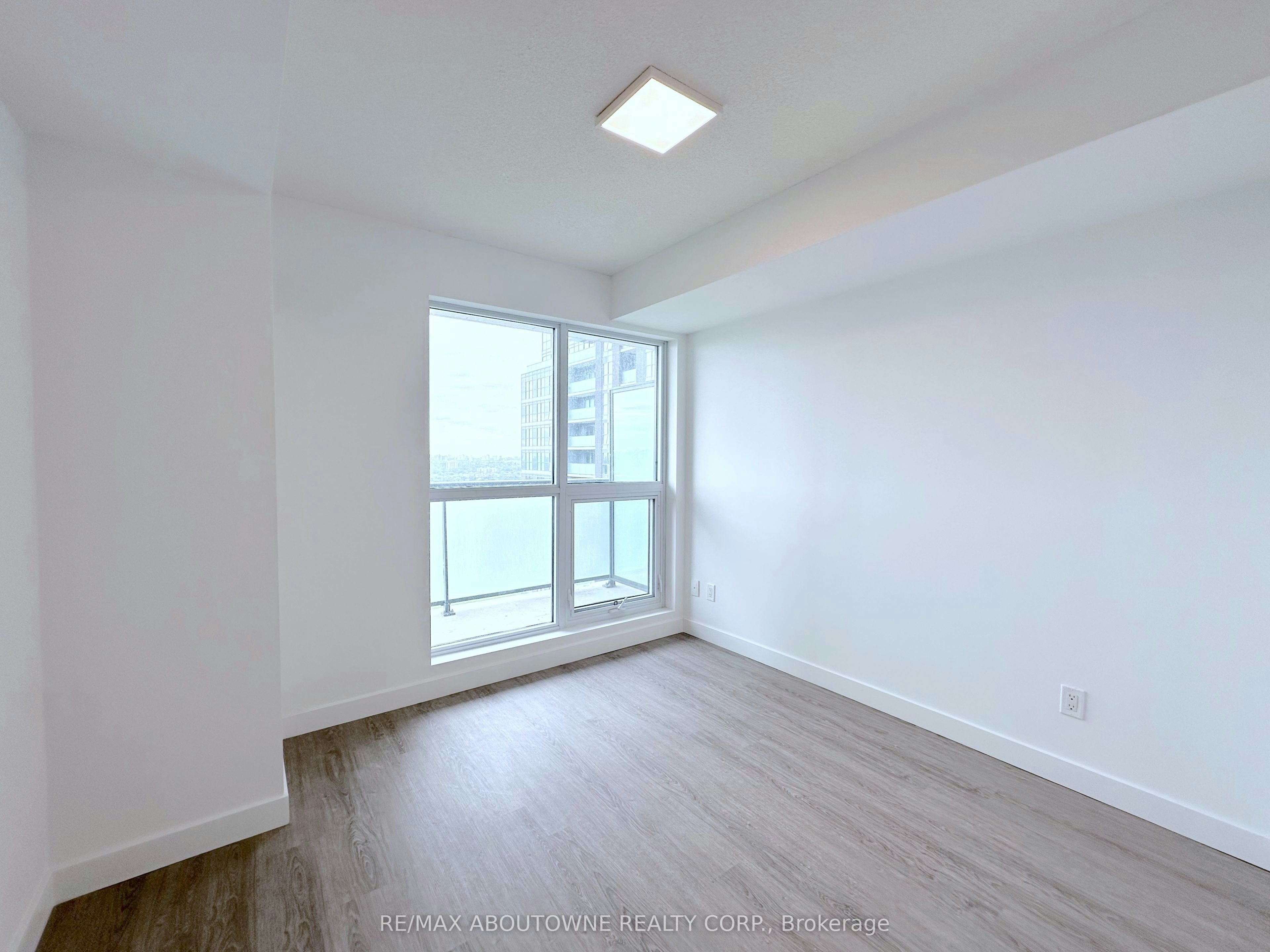 2504-5 Zappacosta Drive, Toronto, ON, M9M 0G9 - 6