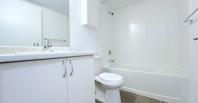 2504-5 Zappacosta Drive, Toronto, ON, M9M 0G9 - 8