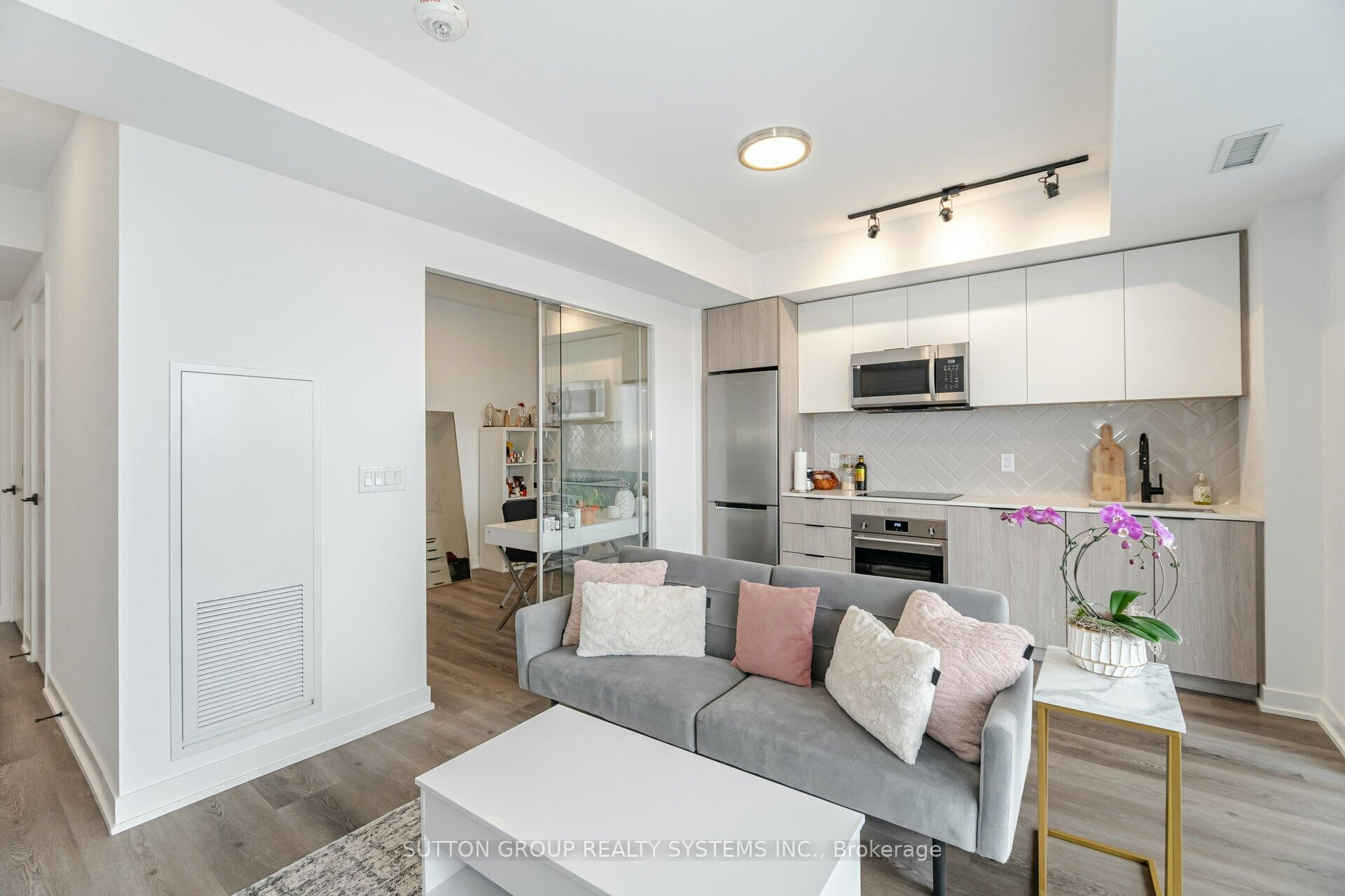 1607-36 Zorra Street, Toronto, ON, M8Z 0G5 - 4
