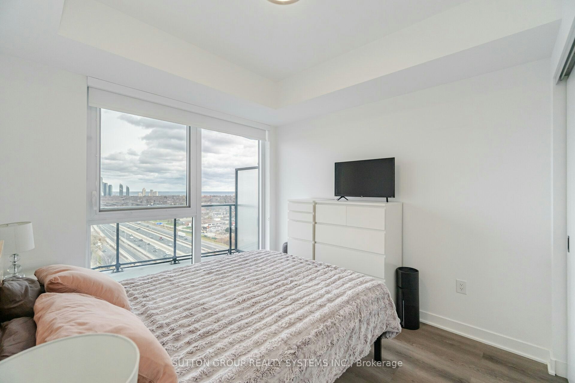 1607-36 Zorra Street, Toronto, ON, M8Z 0G5 - 11