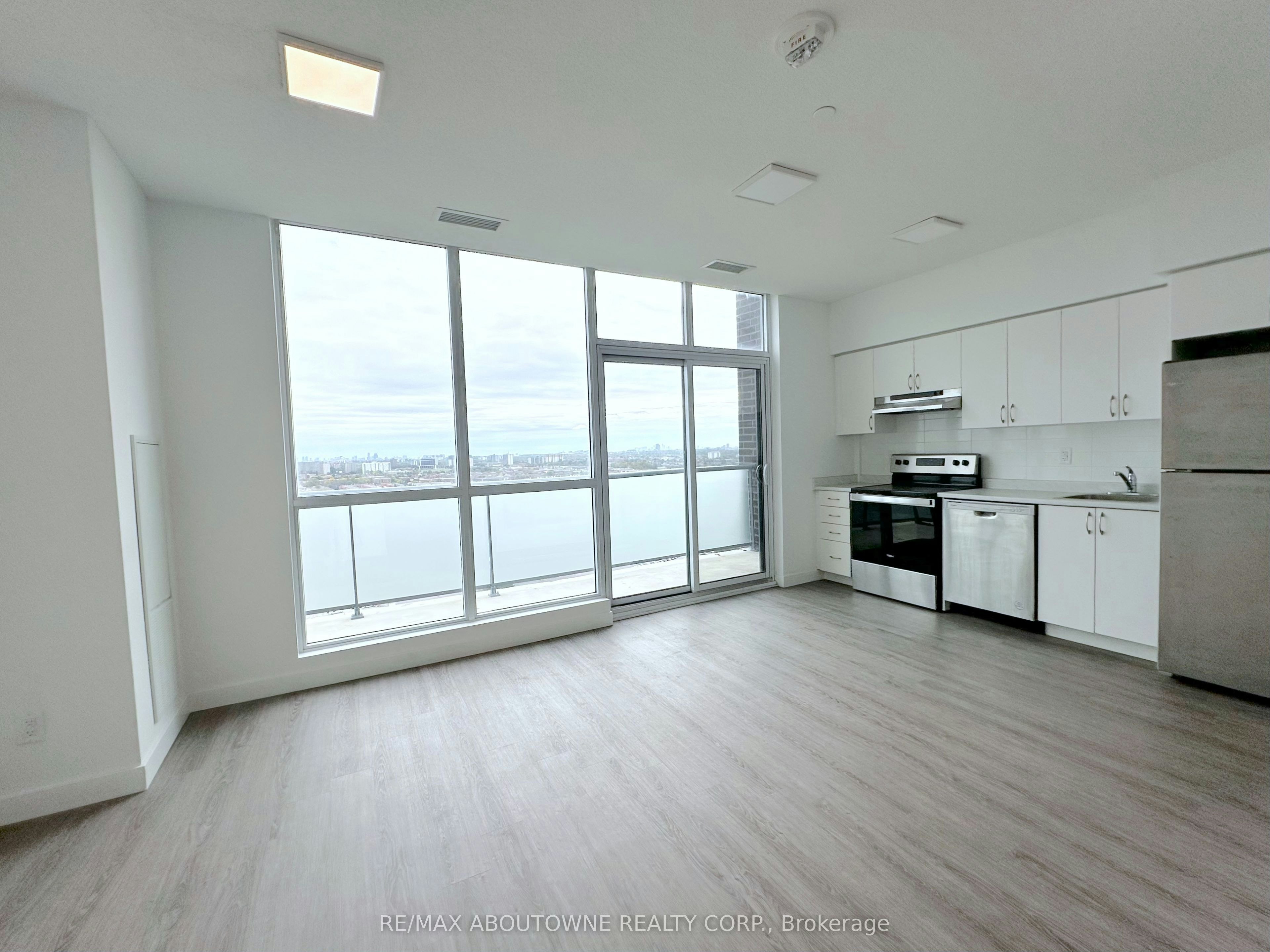 2602-5 Zappacosta Drive, Toronto, ON, M9M 0G9 - 3