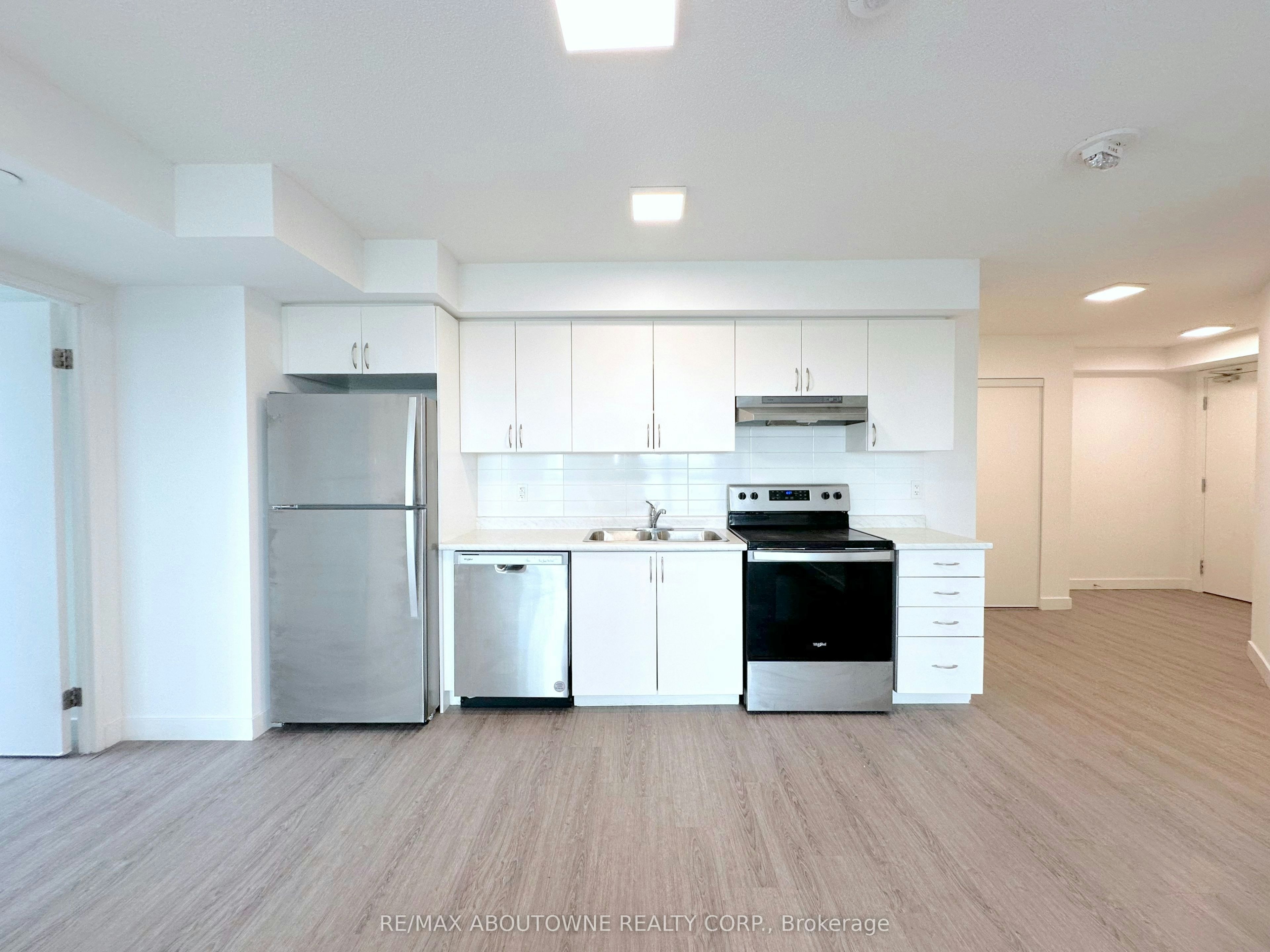 1807-5 Zappacosta Drive, Toronto, ON, M9M 0G9 - 4