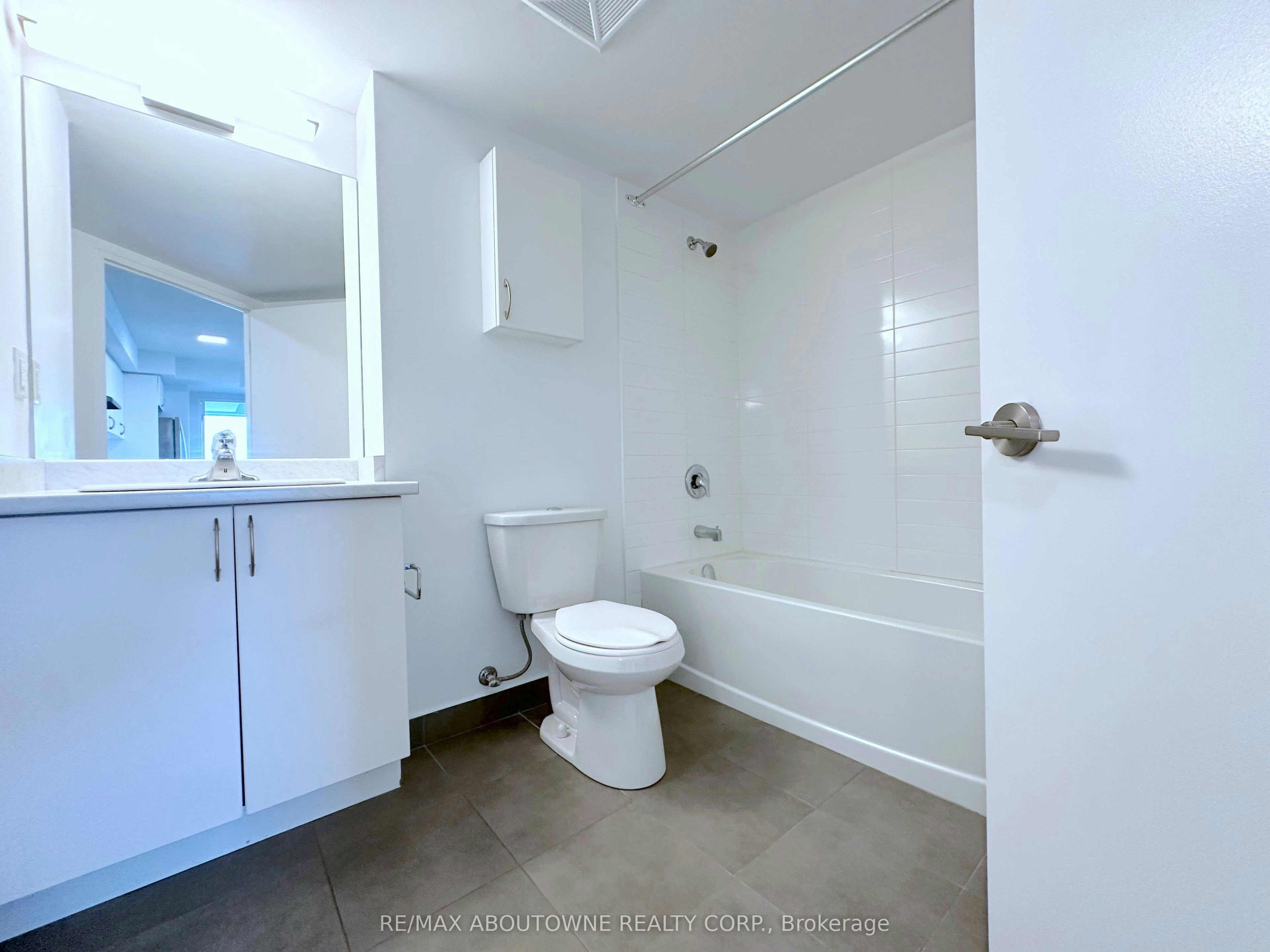 1807-5 Zappacosta Drive, Toronto, ON, M9M 0G9 - 7