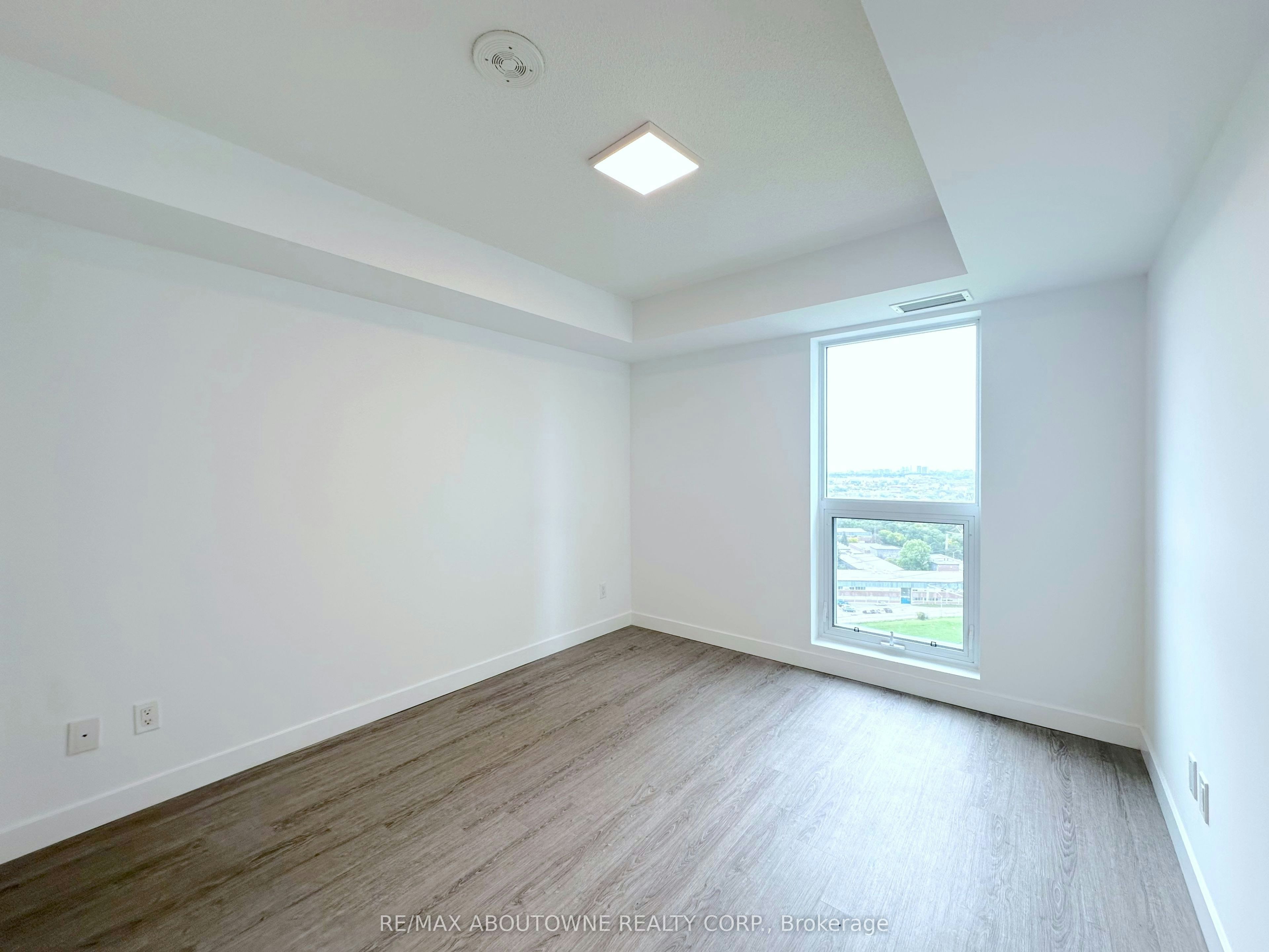 1807-5 Zappacosta Drive, Toronto, ON, M9M 0G9 - 5