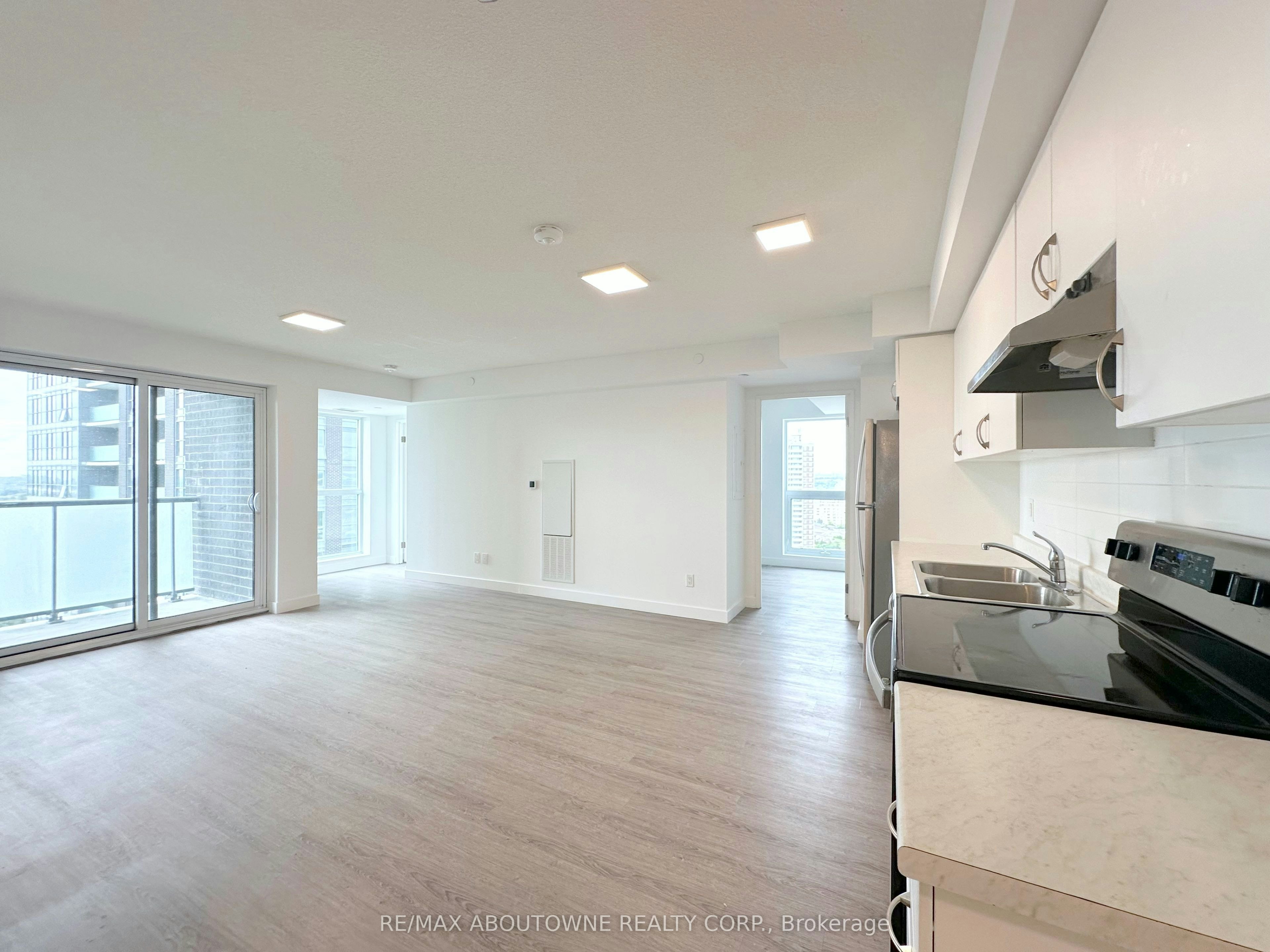 1807-5 Zappacosta Drive, Toronto, ON, M9M 0G9 - 2