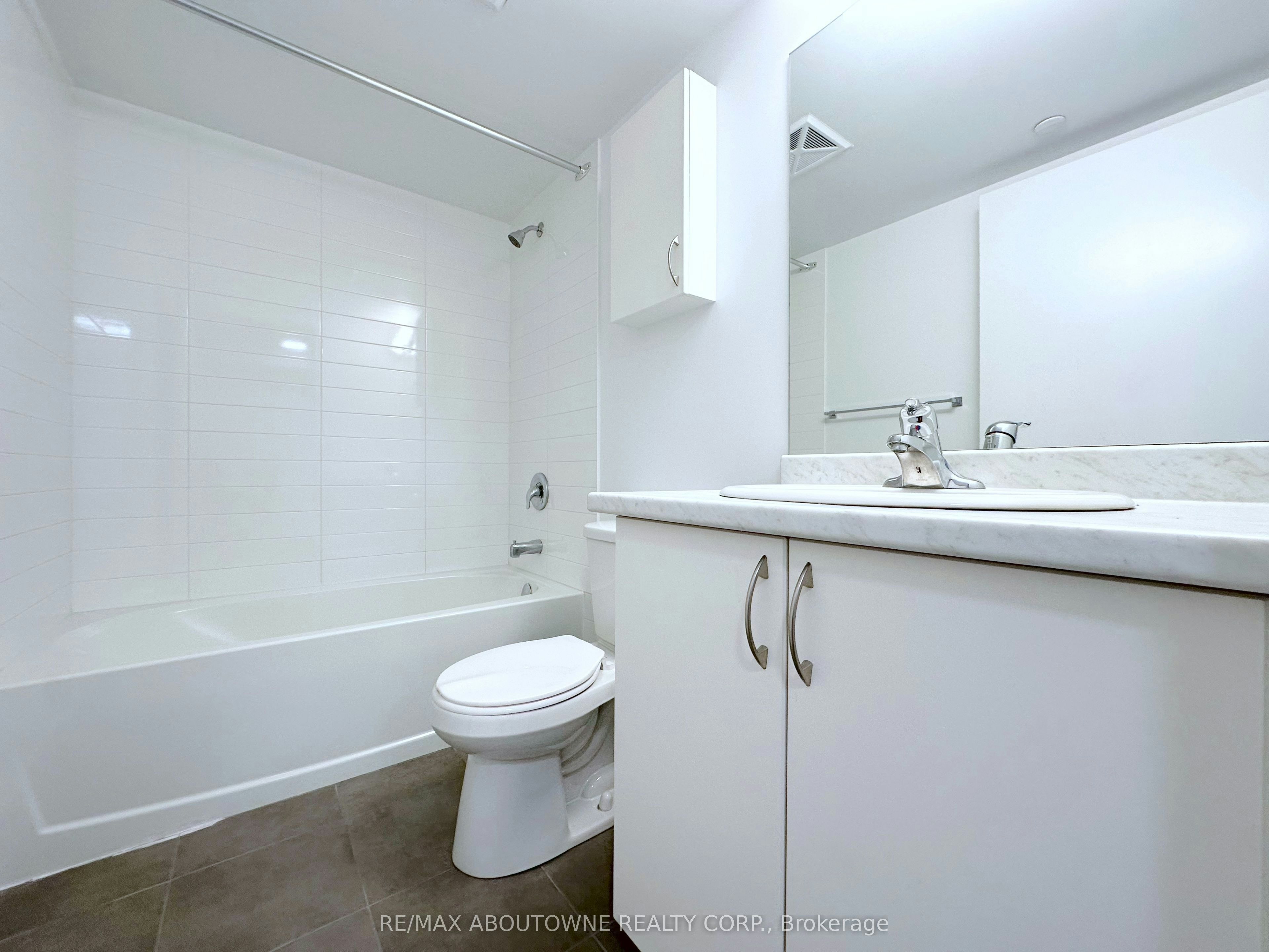 1807-5 Zappacosta Drive, Toronto, ON, M9M 0G9 - 11