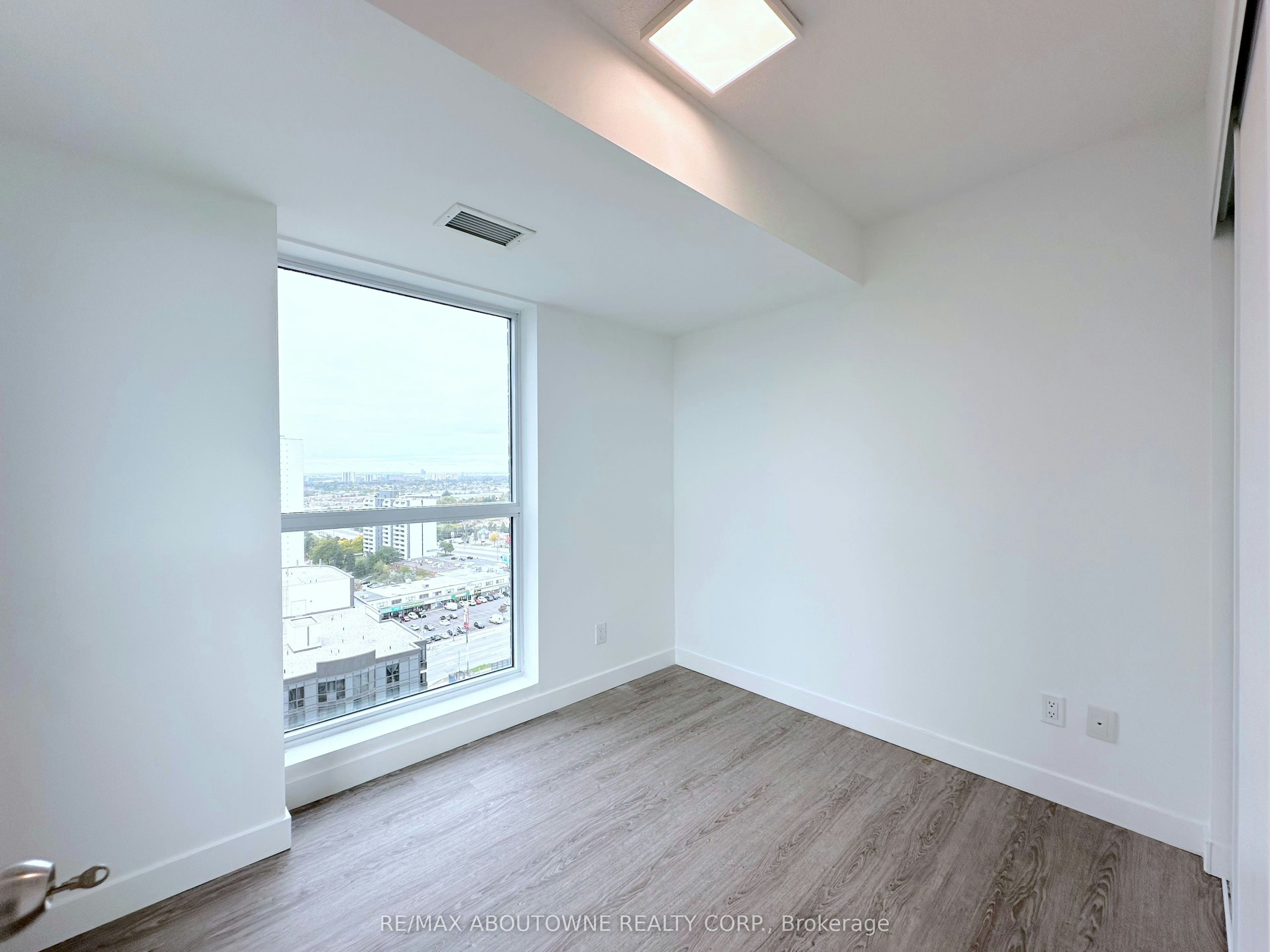 1807-5 Zappacosta Drive, Toronto, ON, M9M 0G9 - 8