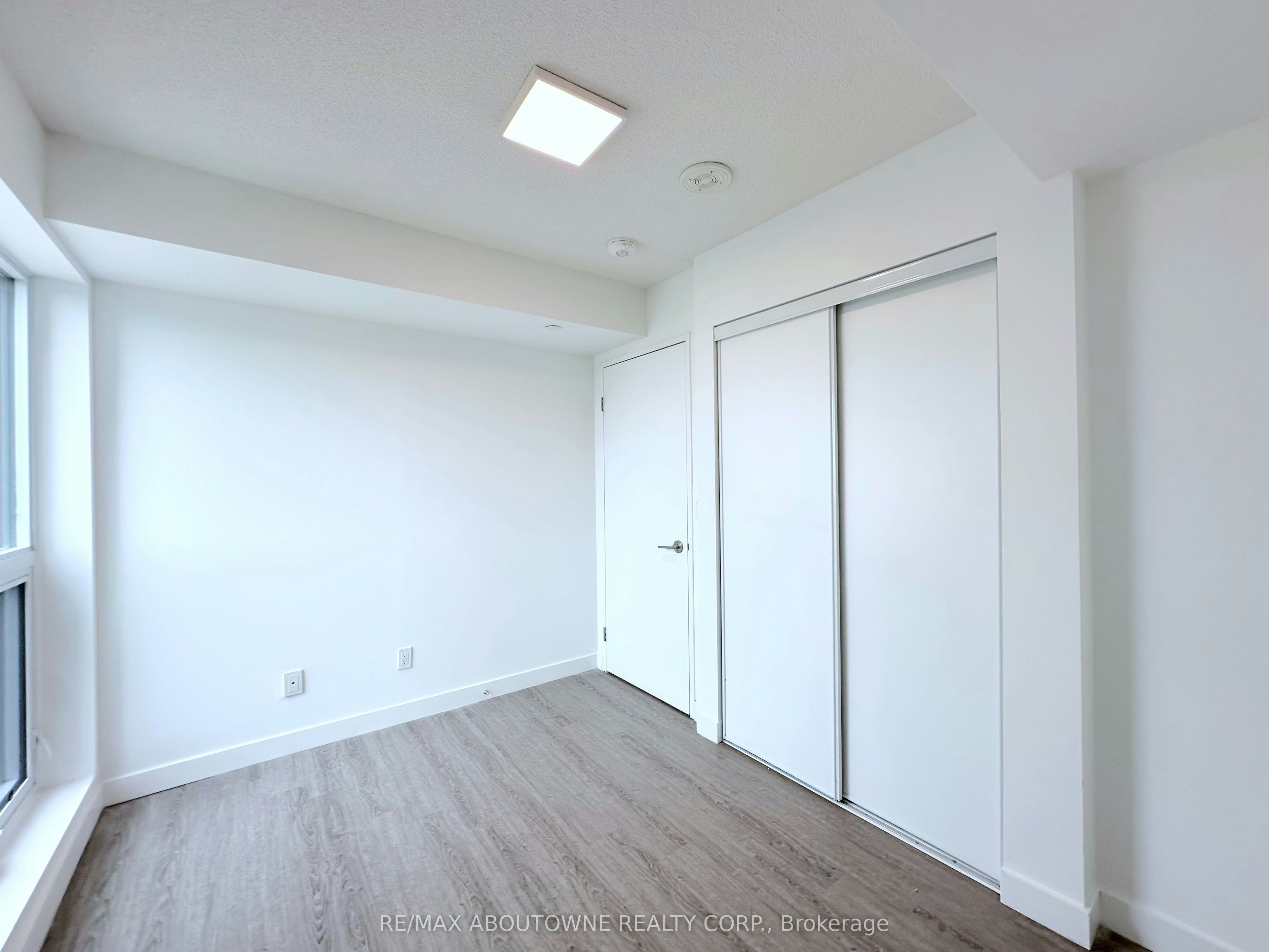 1807-5 Zappacosta Drive, Toronto, ON, M9M 0G9 - 9