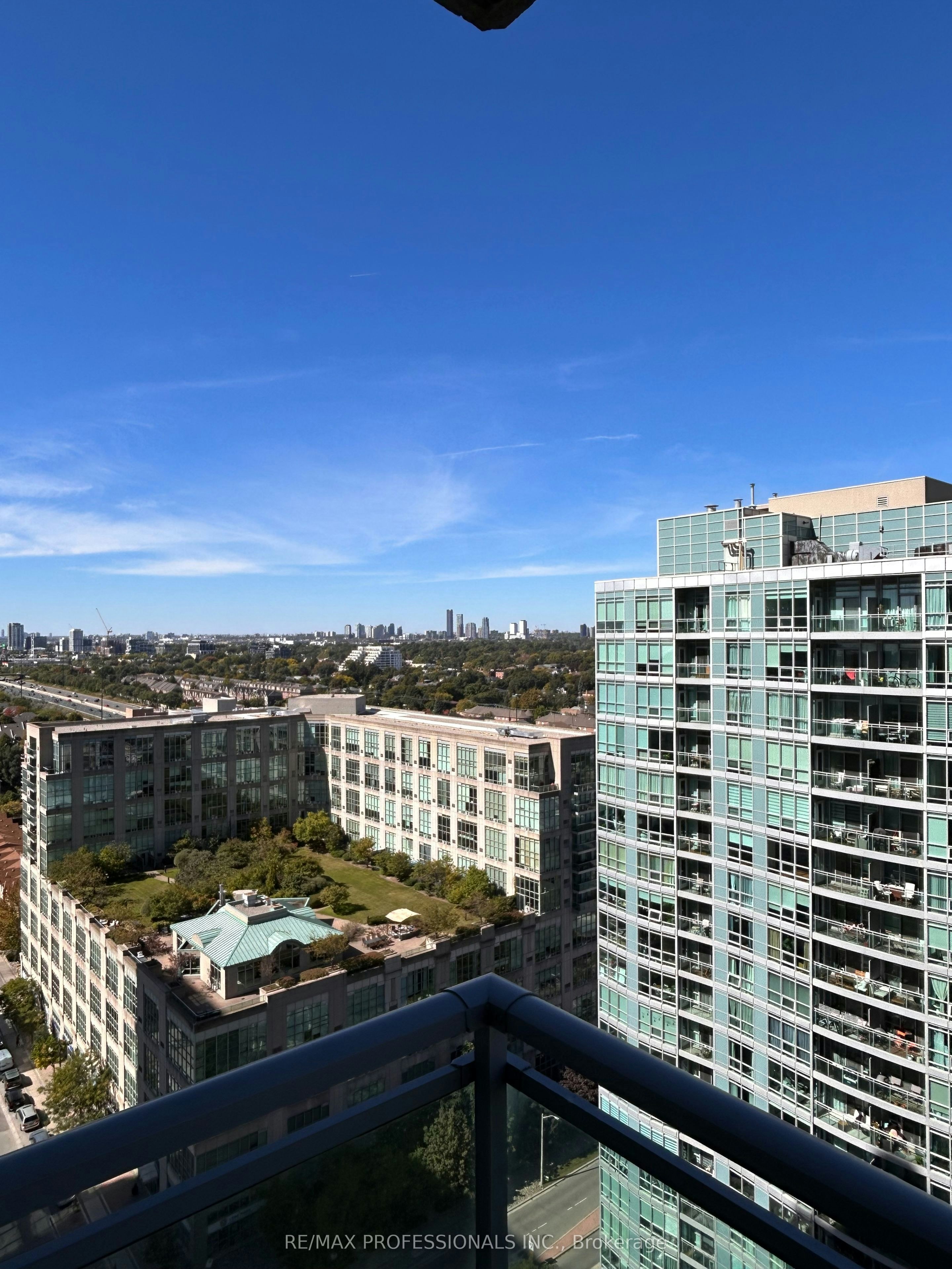 2033-165 Legion Road N, Toronto, ON, M8Y 0B3 - 5