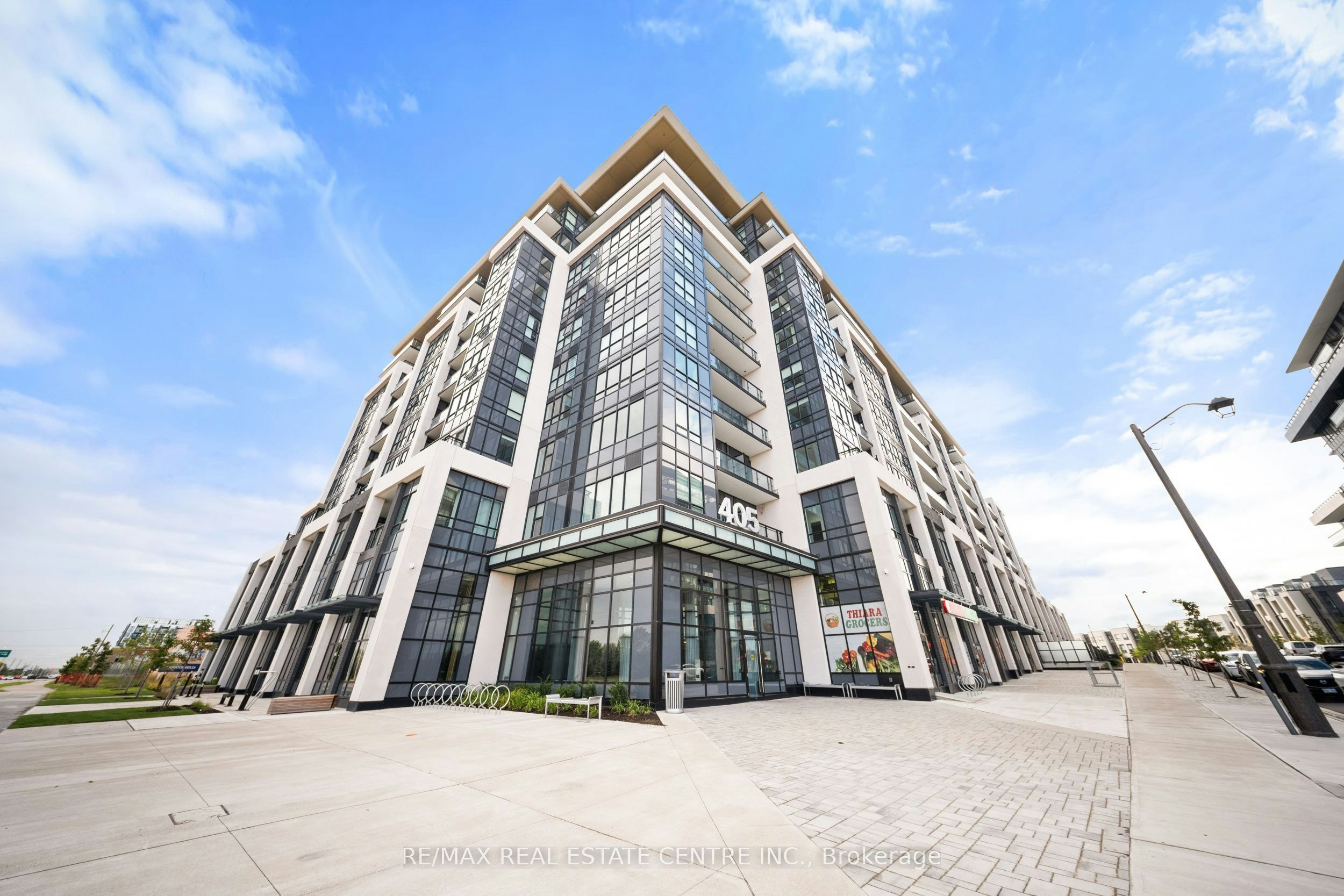 316-405 Dundas Street W, Oakville, ON, L6M 4P9