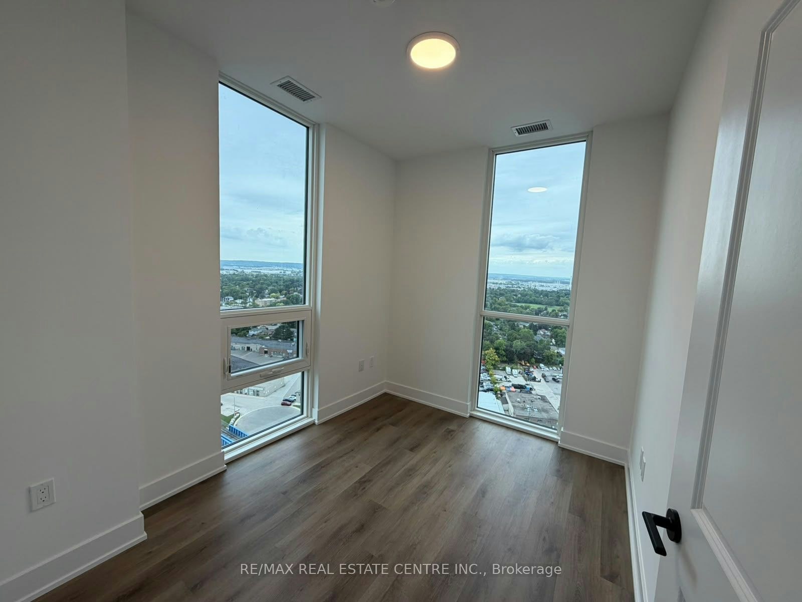 2208 A-115 Nipissing Road, Milton, ON, L9T 1R3 - 21