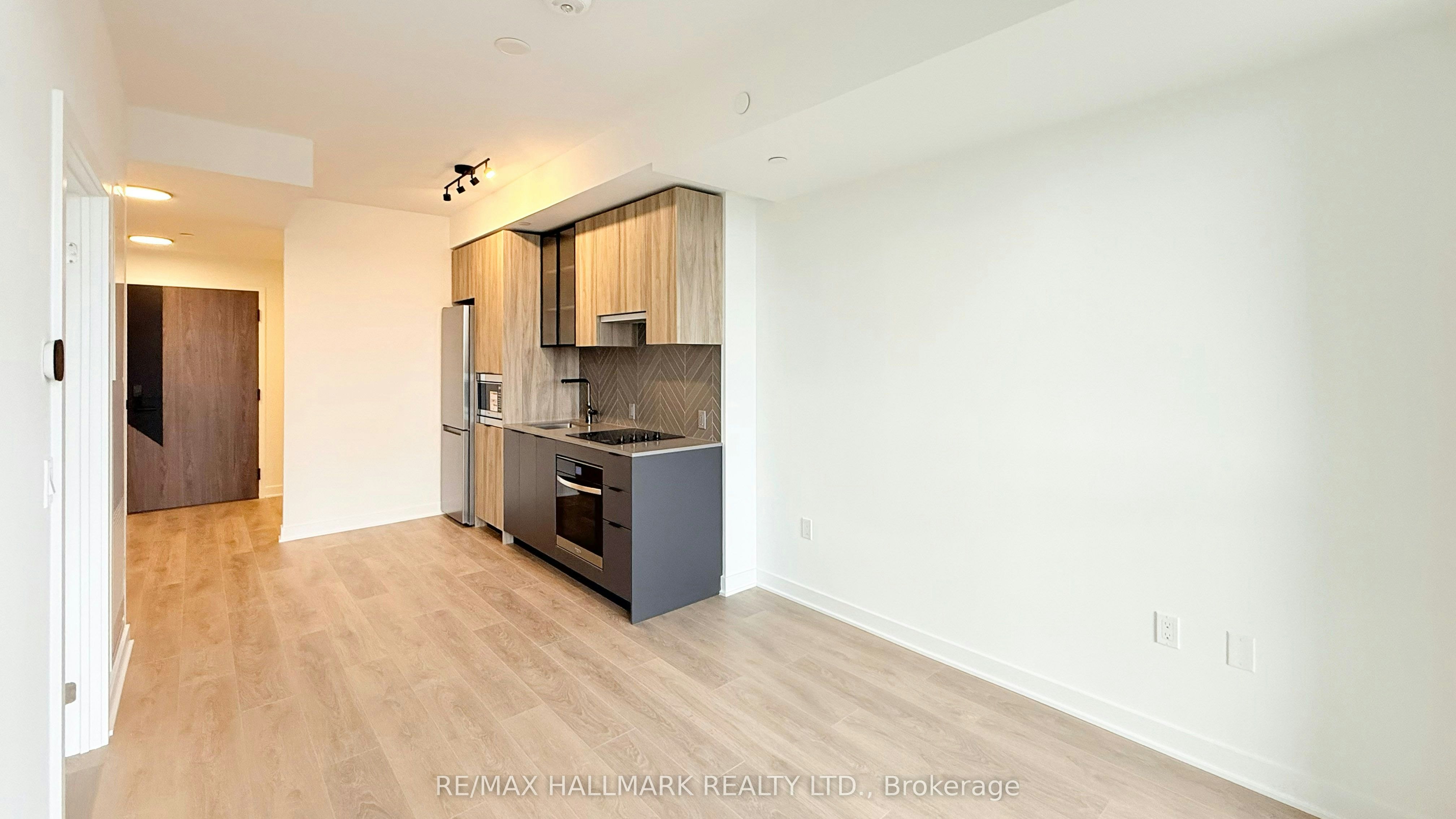 408-1037 The Queensway N/A, Toronto, ON, M8Z 6C7 - 9