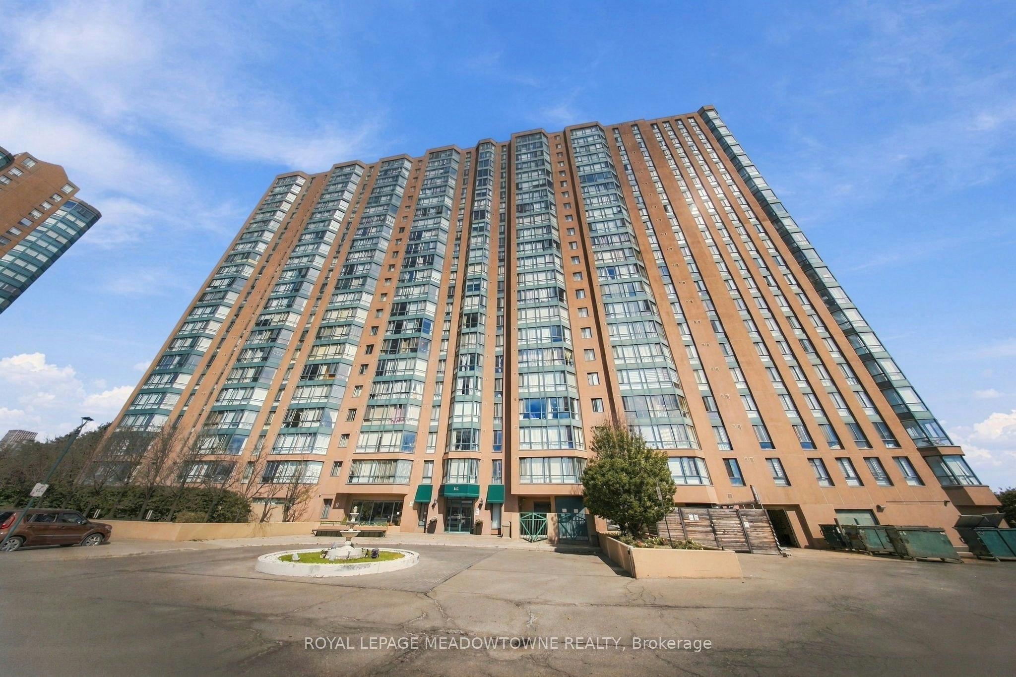 1802-145 Hillcrest Avenue, Mississauga, ON, L5B 3Z1