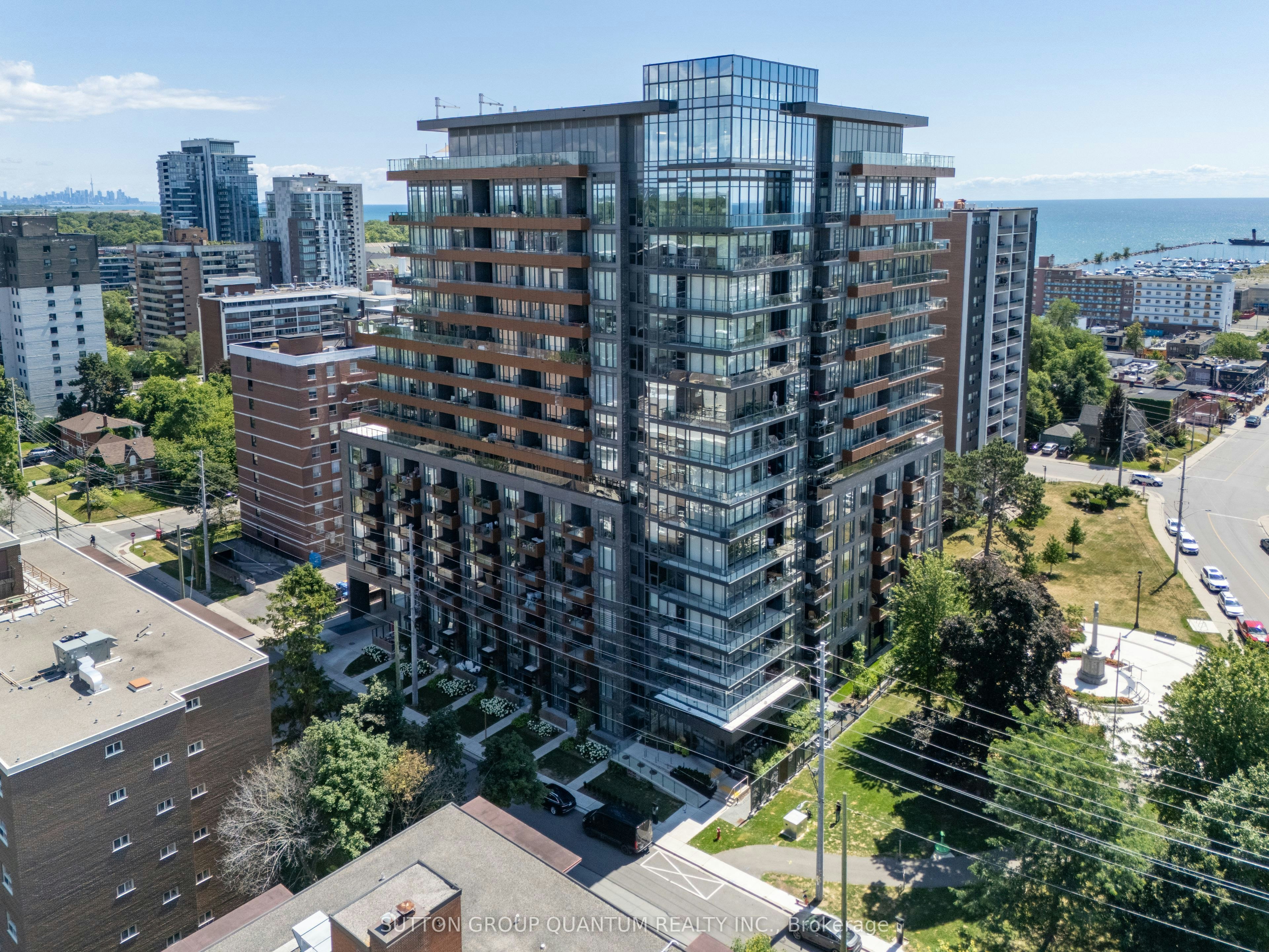 1009-21 Park Street E, Mississauga, ON, L5G 0C2