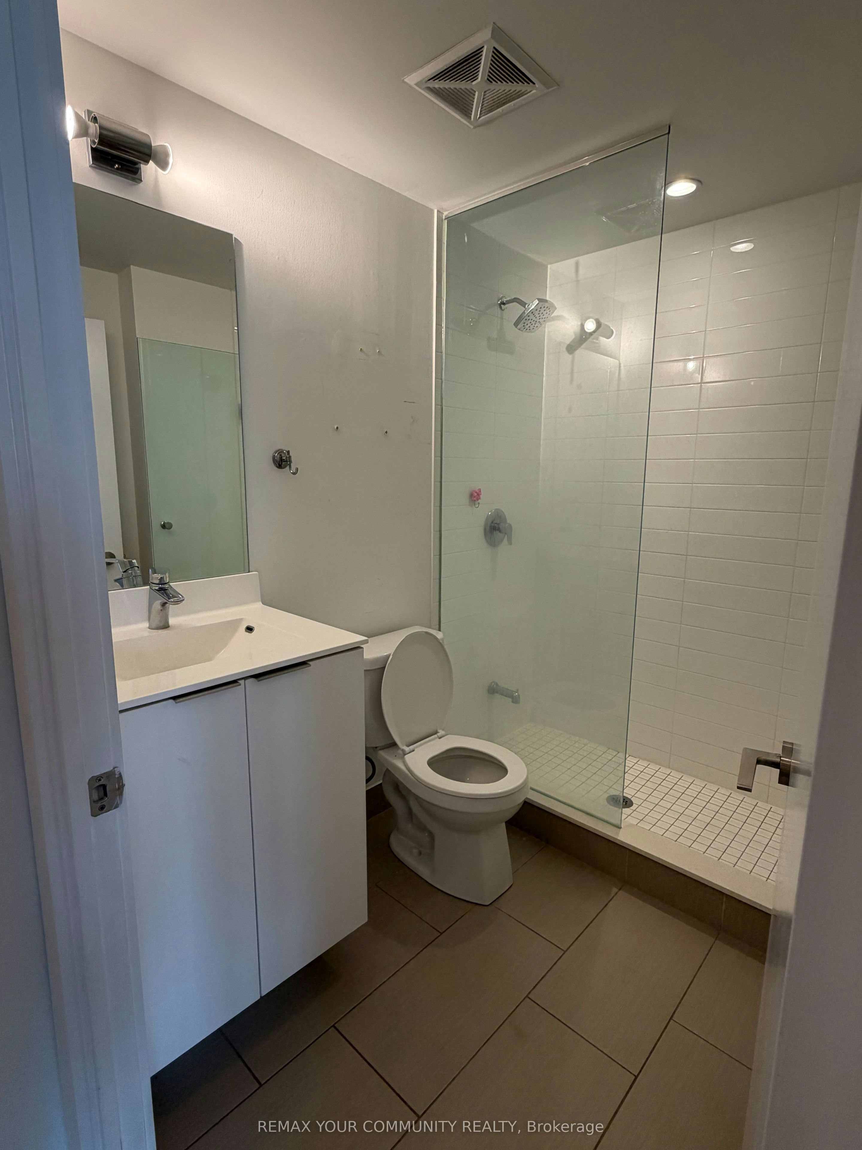 3917-30 Shore Breeze Drive, Toronto, ON, M8V 0J1 - 9