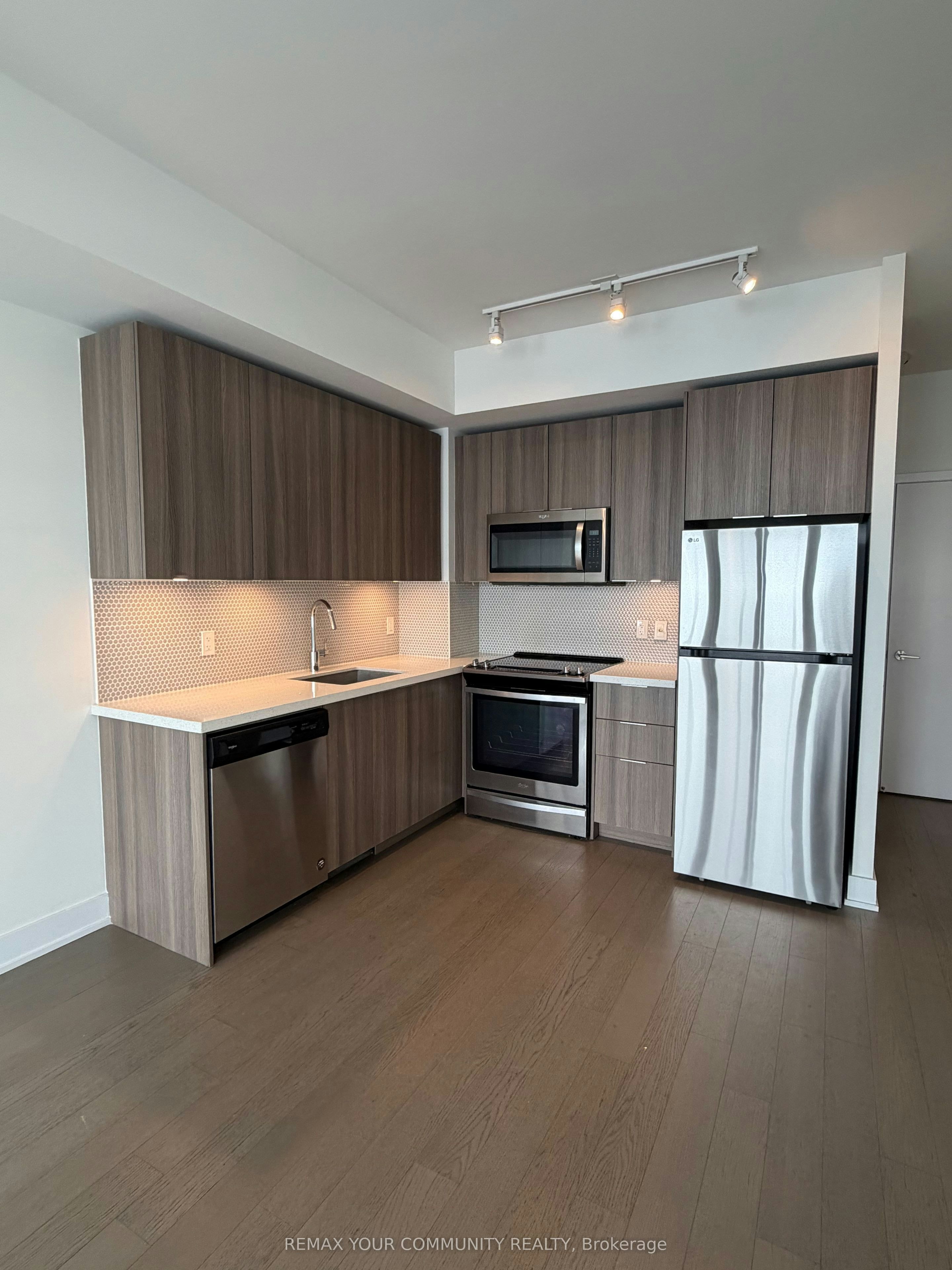 3917-30 Shore Breeze Drive, Toronto, ON, M8V 0J1 - 4