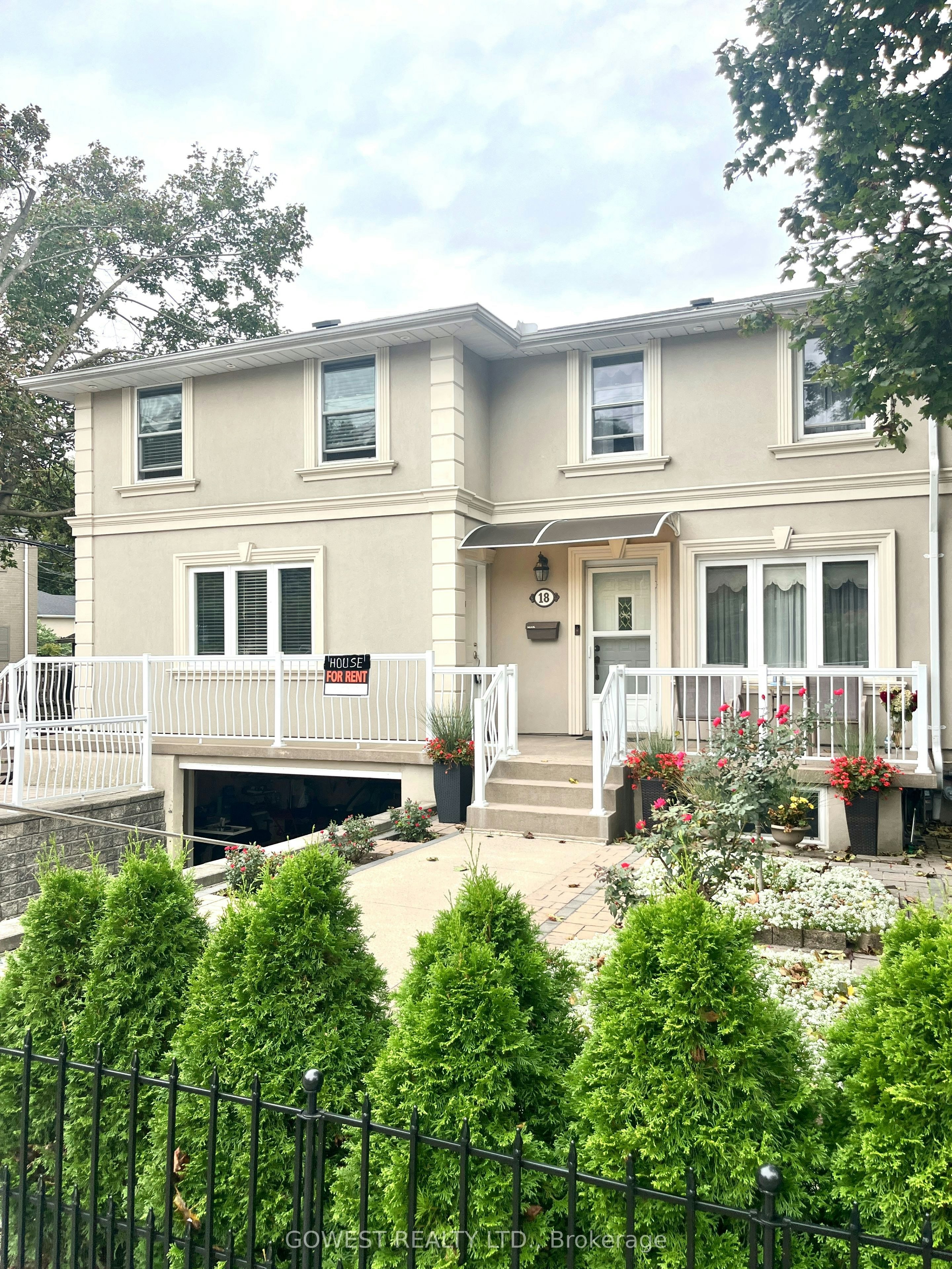 2-18 Varsity Road, Toronto, ON, M6S 4N5