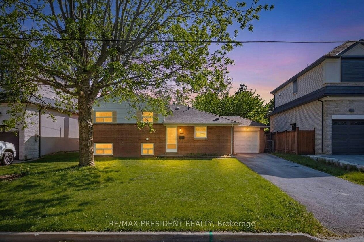 2420 Edenhurst Drive, Mississauga, ON, L5A 2K9
