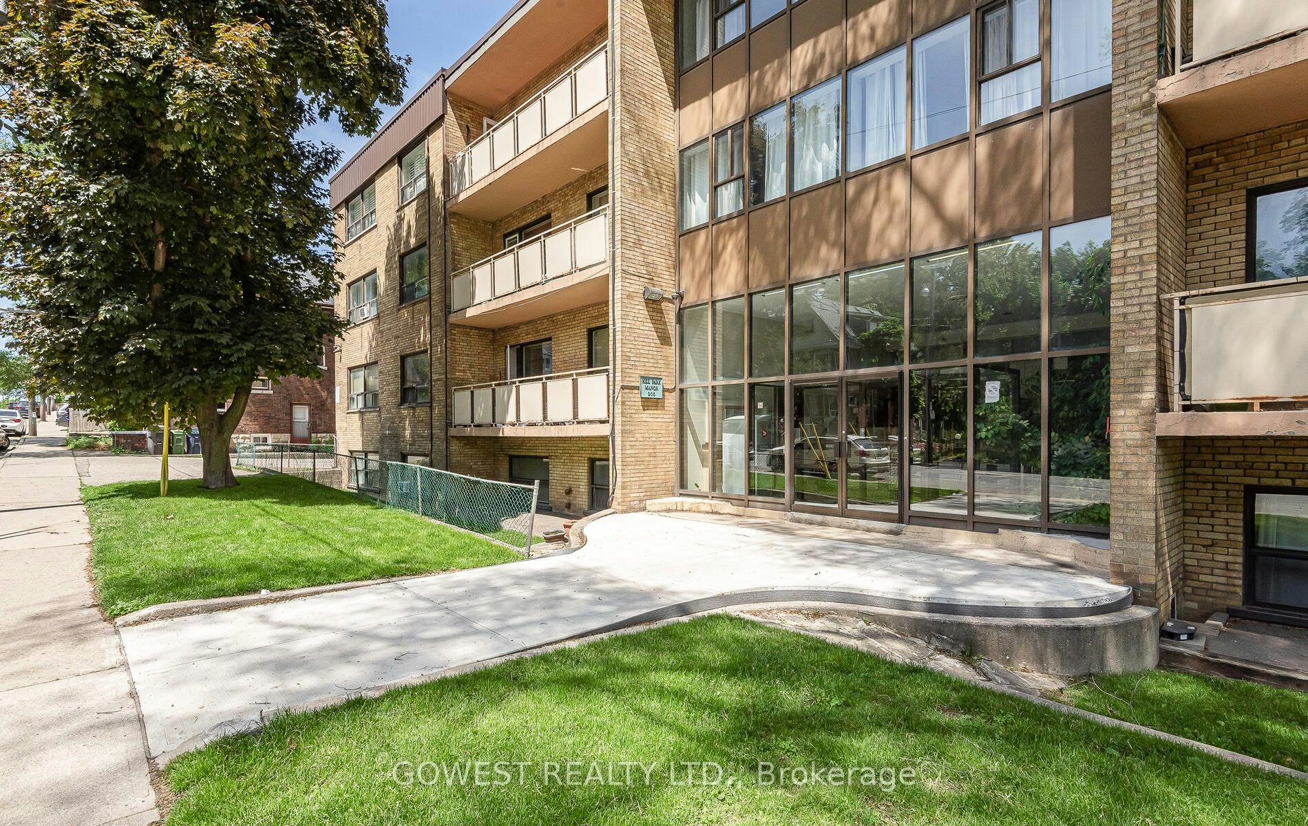 306-205 Keele Street, Toronto, ON, M6P 2K1 - 2
