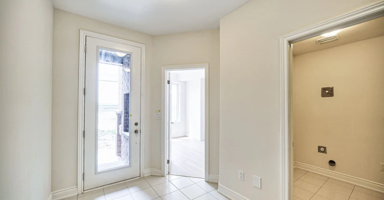 3301 Sixth Line, Oakville, ON, L6H 0Z6 - 2