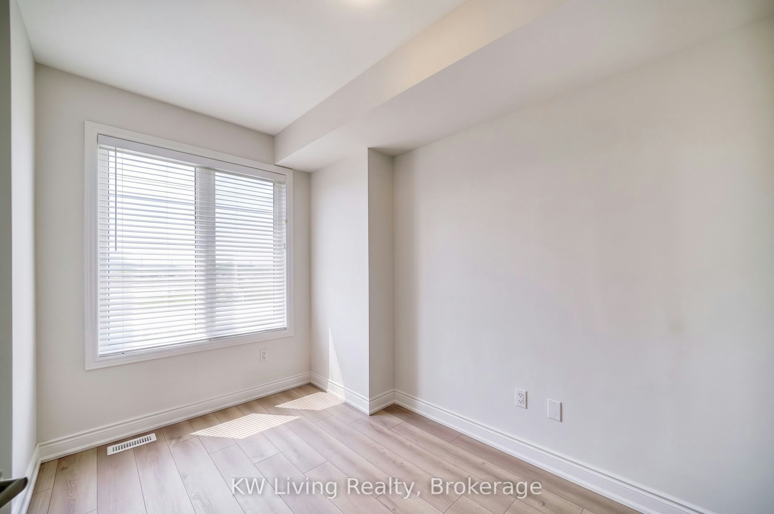 3301 Sixth Line, Oakville, ON, L6H 0Z6 - 3