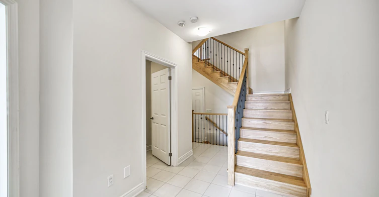 3301 Sixth Line, Oakville, ON, L6H 0Z6 - 4
