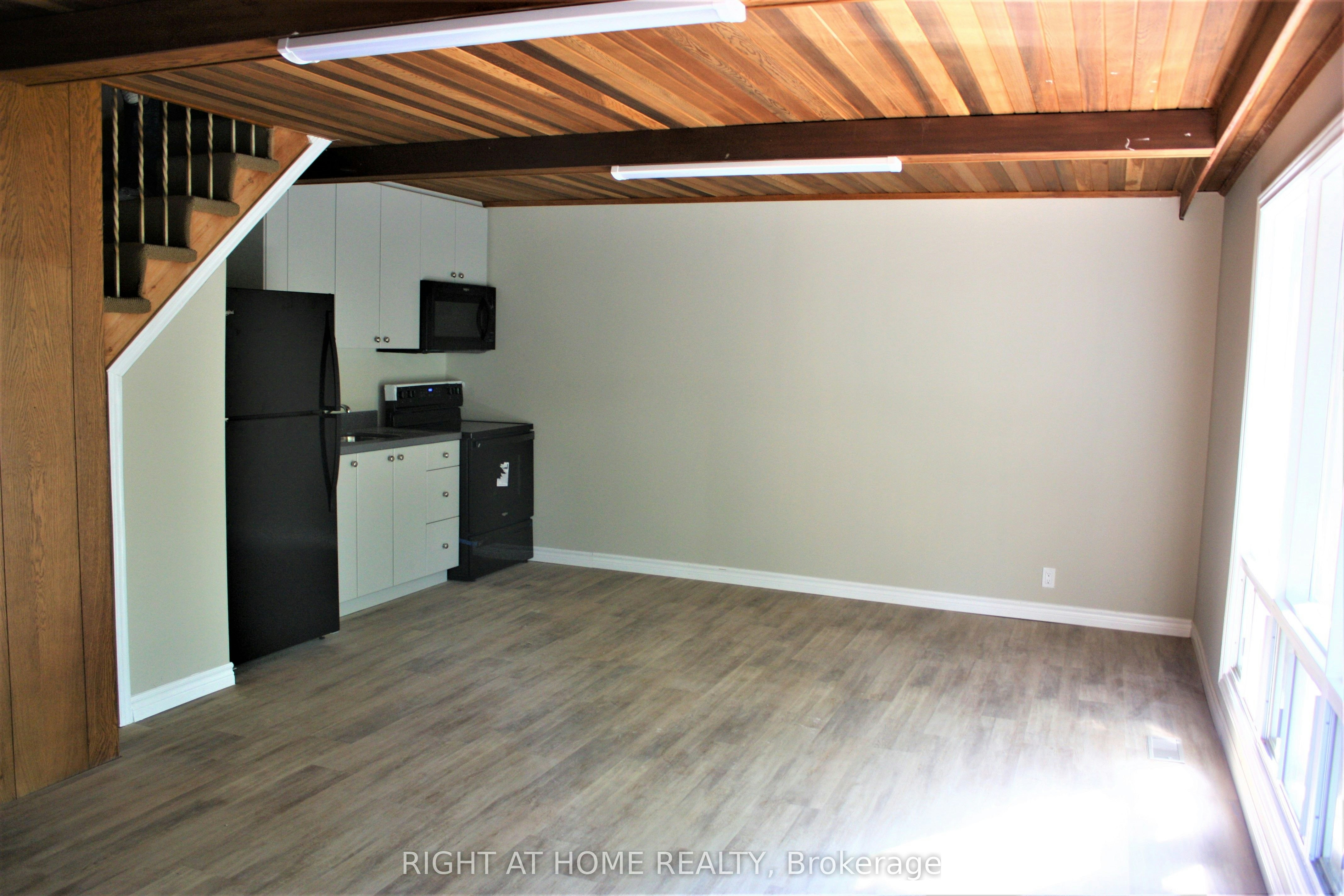 16 Dunning Crescent, Toronto, ON, M8W 4S8 - 2