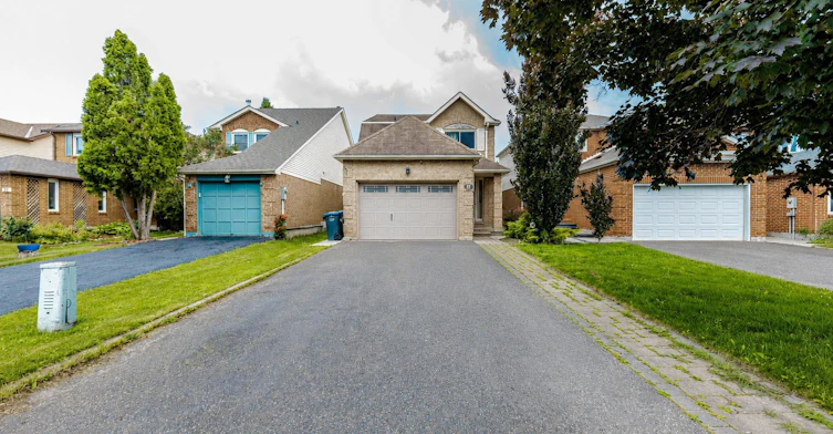 #2-17 Scotia Drive, Brampton, ON, L6Y 2W3