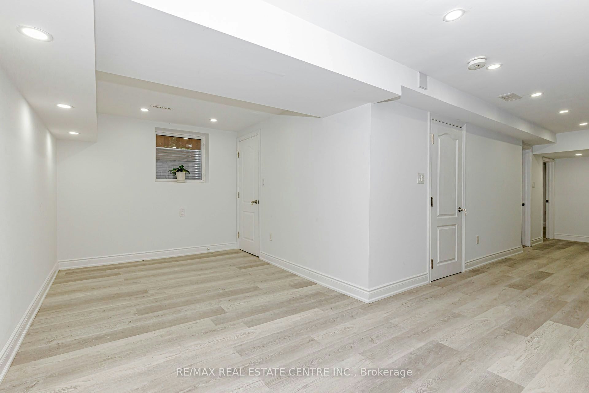 #2-17 Scotia Drive, Brampton, ON, L6Y 2W3 3