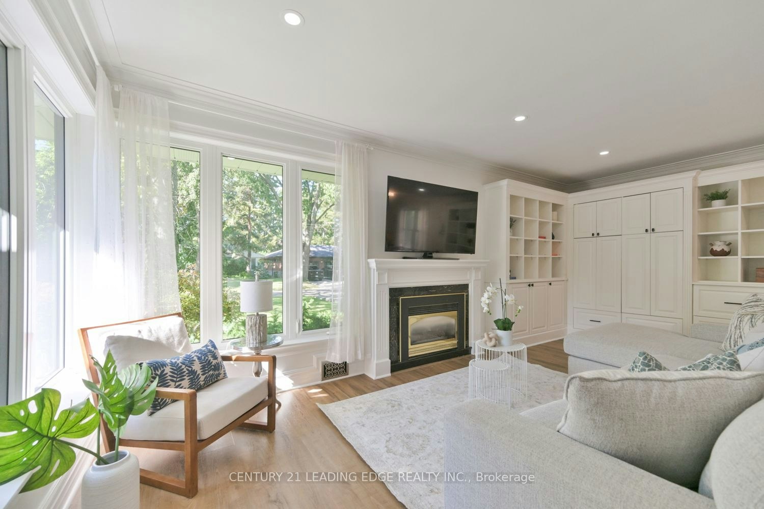 1 Romney Road, Toronto, ON, M9A 4E9 - 9
