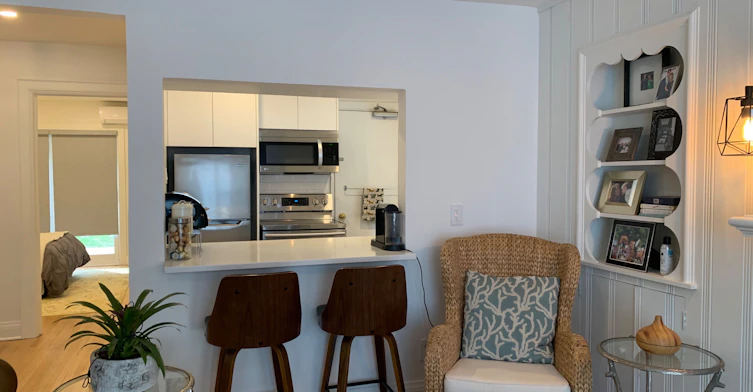 Unit 1-258 South Kingsway N/A, Toronto, ON, M6S 3V1 - 5