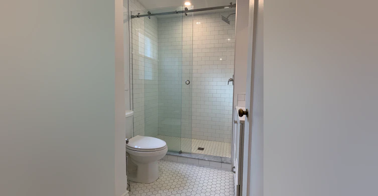 Unit 1-258 South Kingsway N/A, Toronto, ON, M6S 3V1 - 15