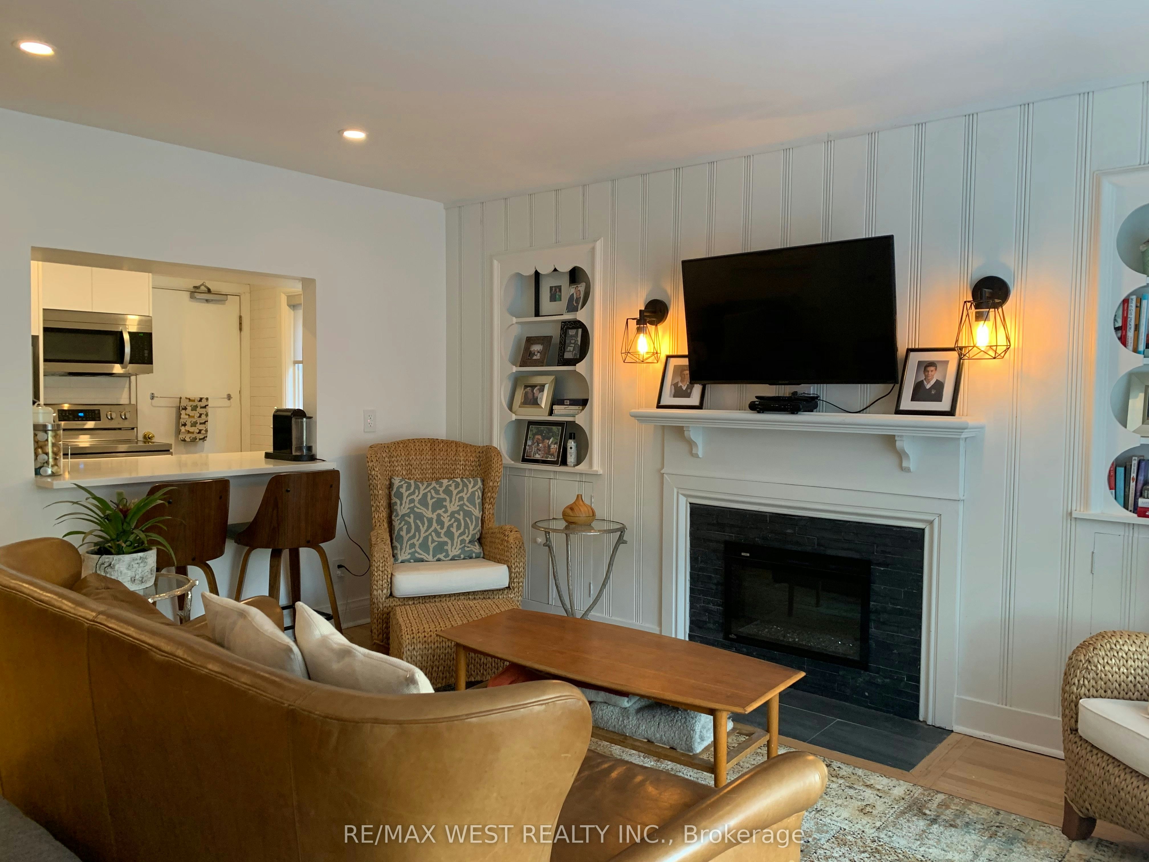 Unit 1-258 South Kingsway N/A, Toronto, ON, M6S 3V1 - 4