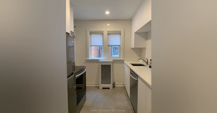Unit 1-258 South Kingsway N/A, Toronto, ON, M6S 3V1 - 8
